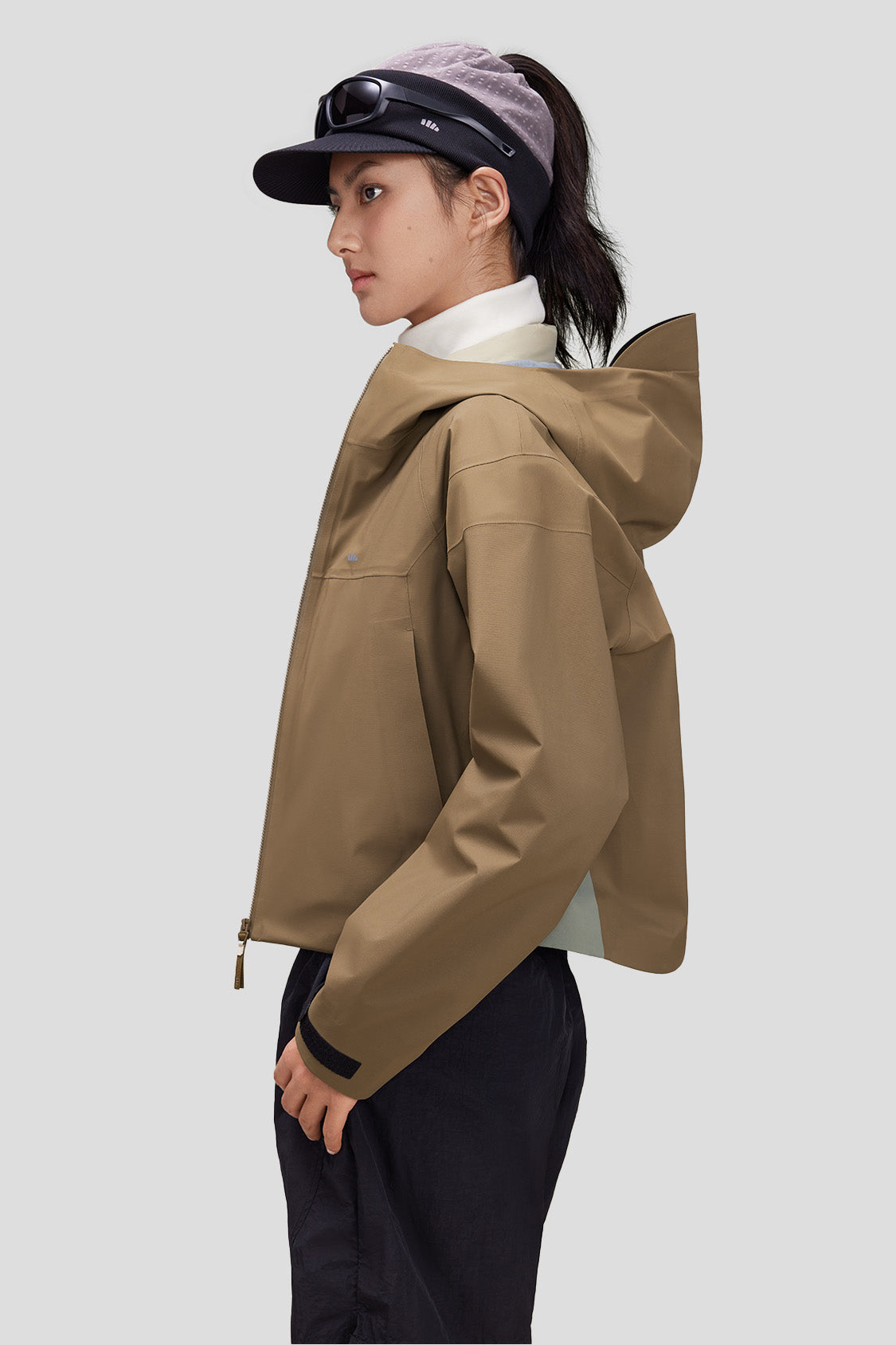 Women's Lightweight 3-in-1 Windbreaker Jacket with Hood - Waterproof Raincoat & Warm Fleece Lining for Hiking, Running & Outdoor Activities