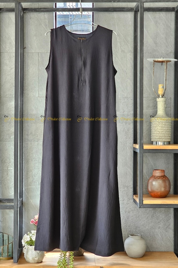 Black A-Line Sleeveless Inner Wear - Perfect for Layering, Summer Outfits, and Casual Occasions