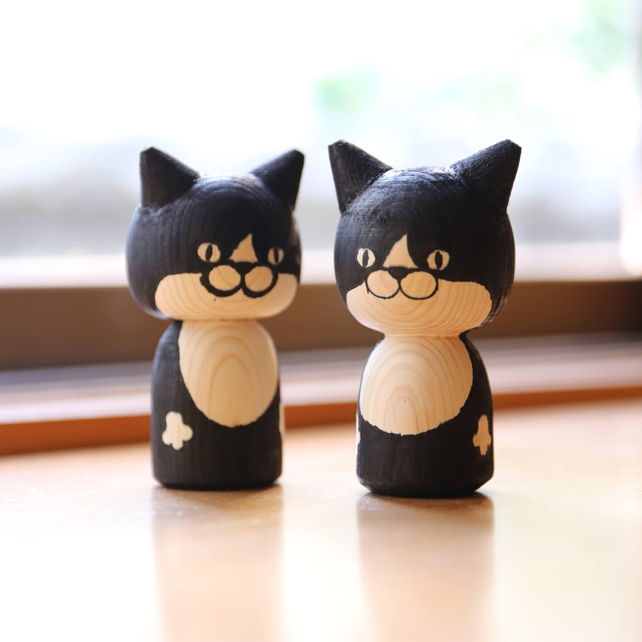 Handmade Japanese Kokeshi Doll - Black Cat Traditional Wooden Figurine | Home Decor, Gift for Cat Lovers, Zen & Japanese Culture Enthusiasts | Perfect for Shelf Display, Office Desk, or Themed Collections