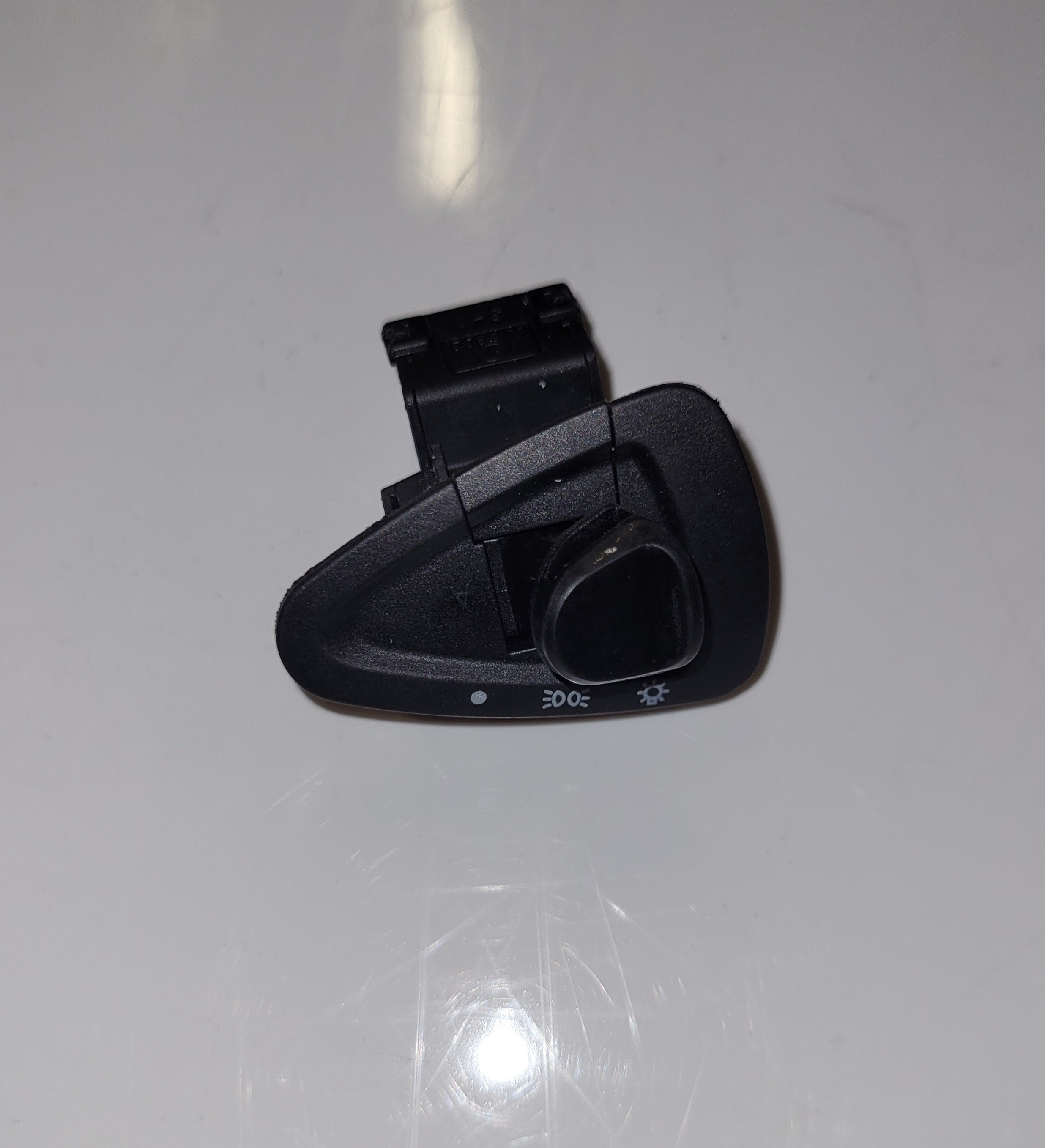 Universal Car Headlight Switch - High Quality Replacement for Auto Lighting Control | Perfect for Night Driving & Vehicle Maintenance