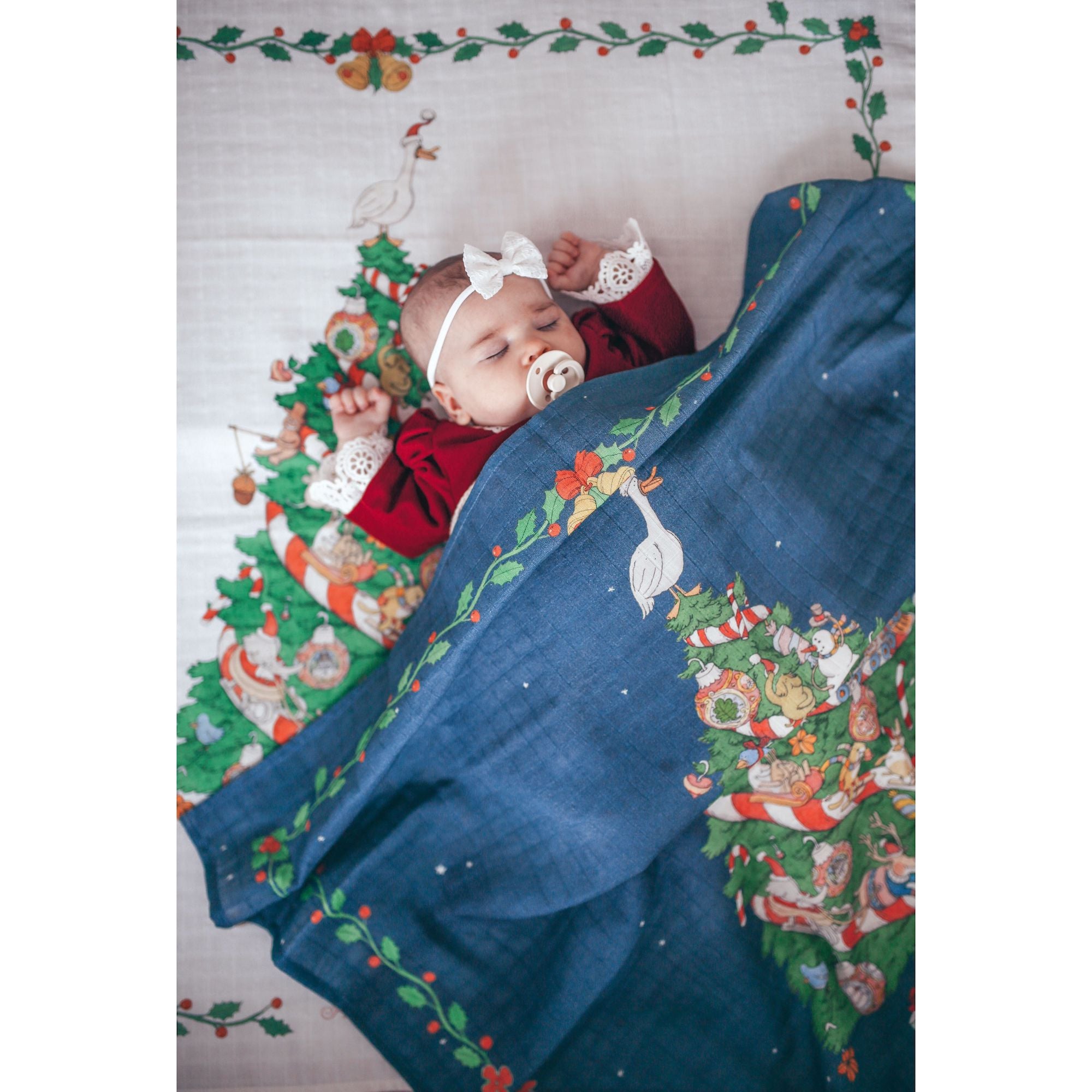 Atelier Choux Premium Muslin Swaddle Blanket - Soft Baby Wrap for Christmas Eve & Holiday Gifts - Perfect for Newborns, Nursery Decor, and Cozy Winter Snuggles