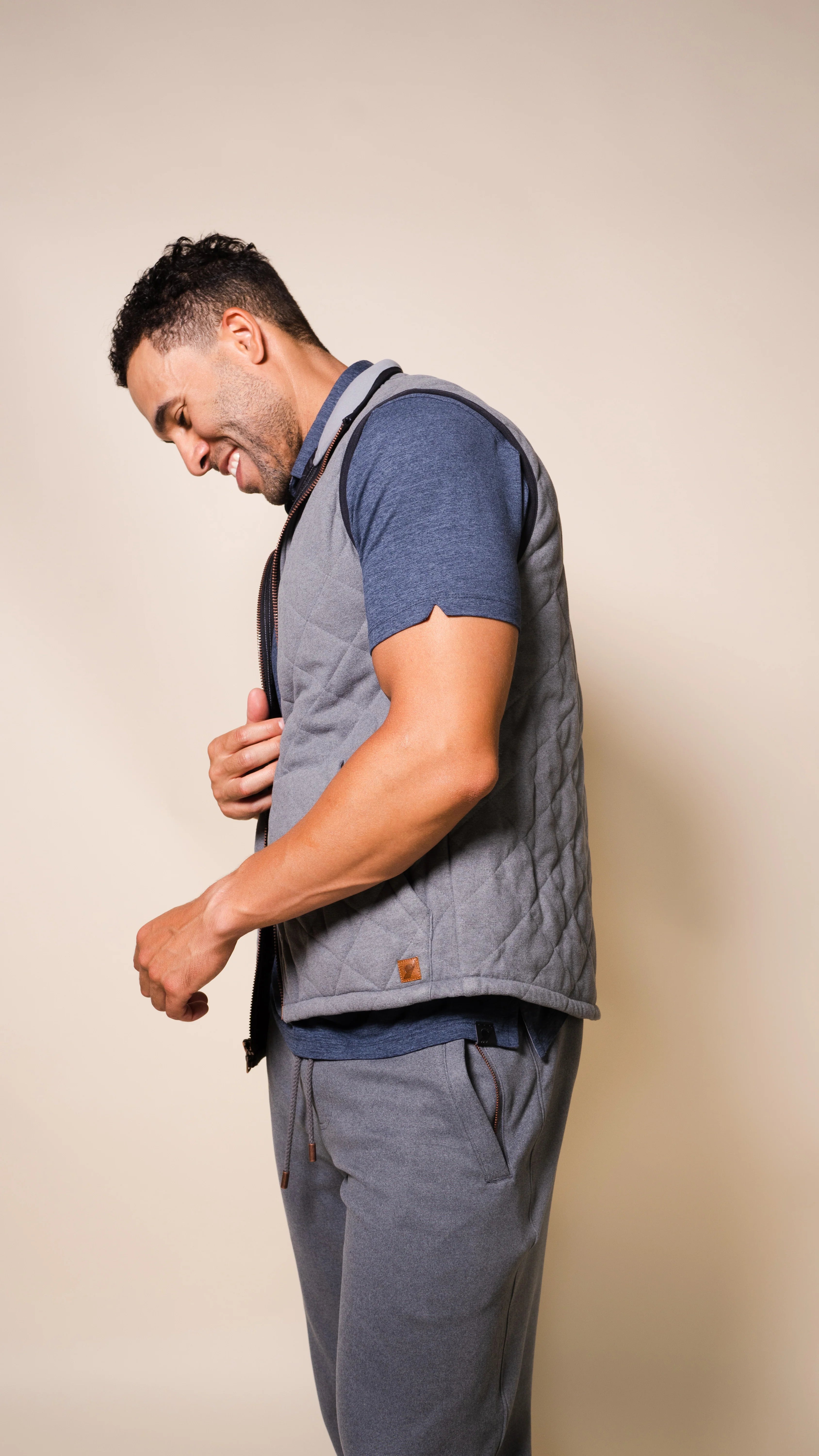 Fundamental Coast Jet Black Solid Vest for Men - Lightweight Outdoor Layering & Casual Wear