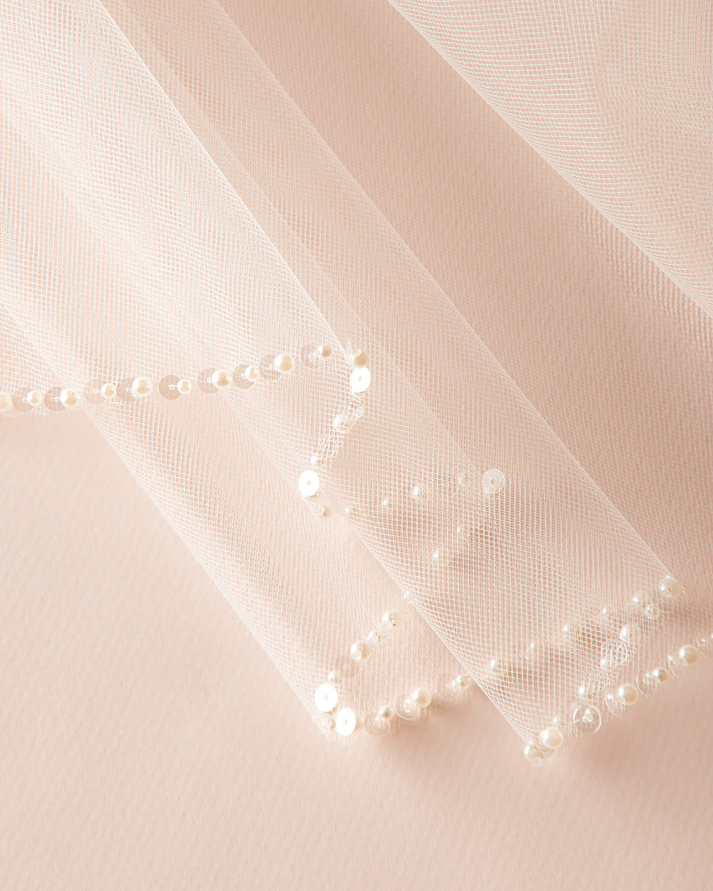 Elegant Pearl & Sequin Wedding Veil - Bridal Accessory for Church Ceremony & Photoshoot | Perfect for Brides, Prom & Special Occasions