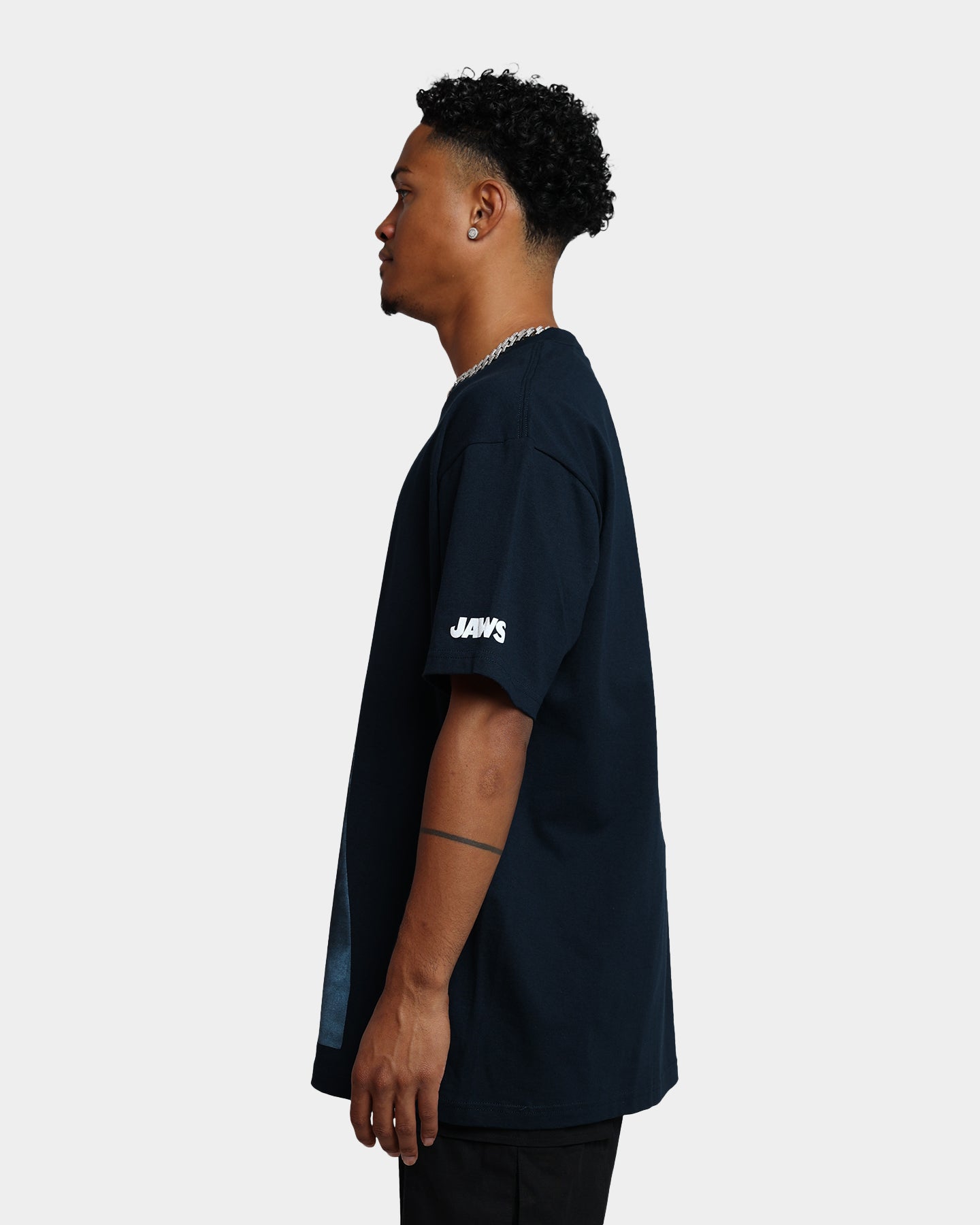 American Thrift X Jaws Vintage T-Shirt - Navy Blue Retro Movie Tee for Men & Women - Perfect for Casual Wear, Beach Outings & Movie Nights