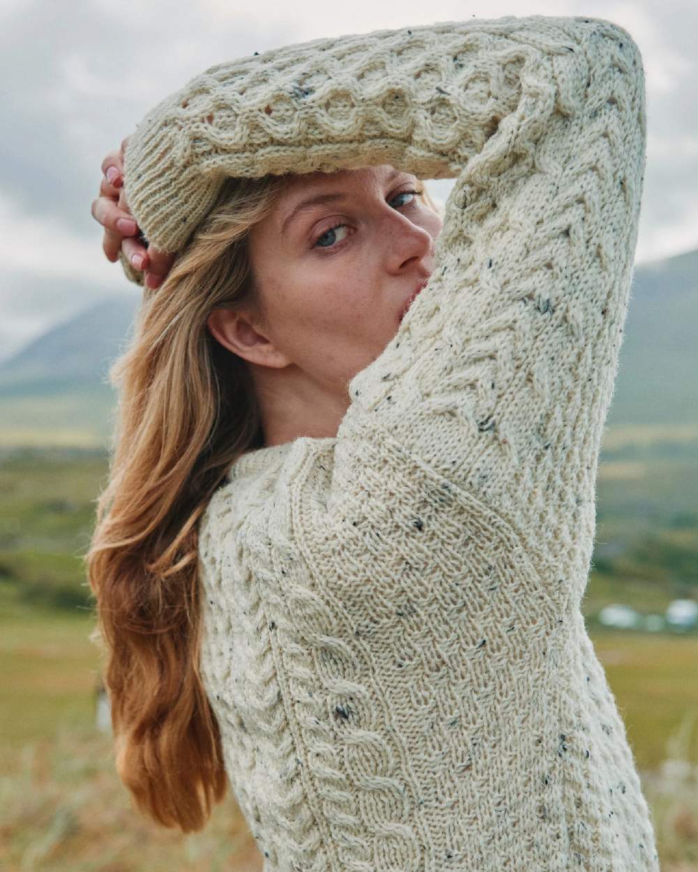 Aran Inishbofin Traditional Irish Wool Sweater for Men & Women - Cozy Winter Knitwear for Outdoor Activities and Casual Wear