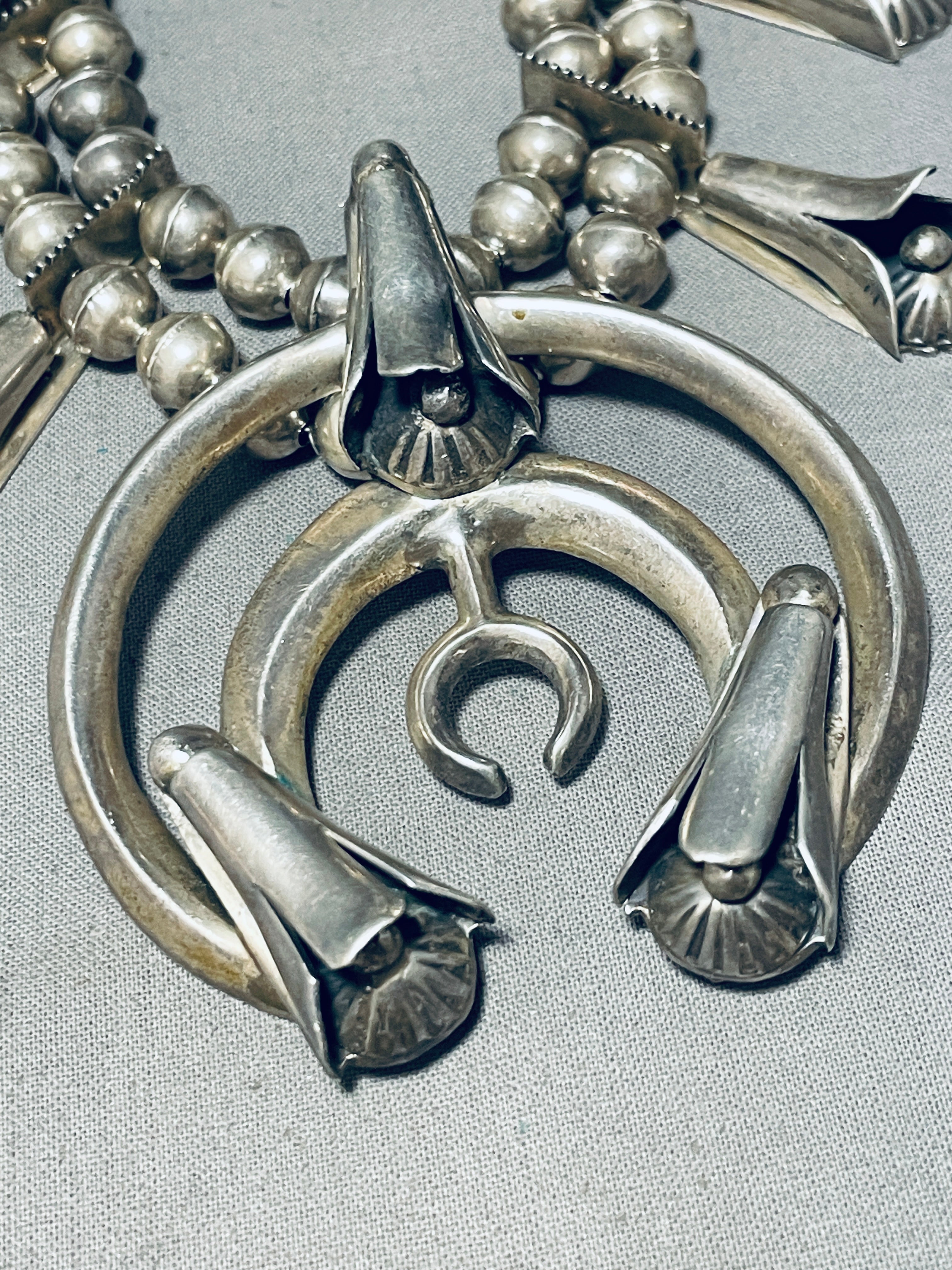 187 Grams Fab!! Vintage Native American Navajo All Sterling Silver Squash Blossom Necklace