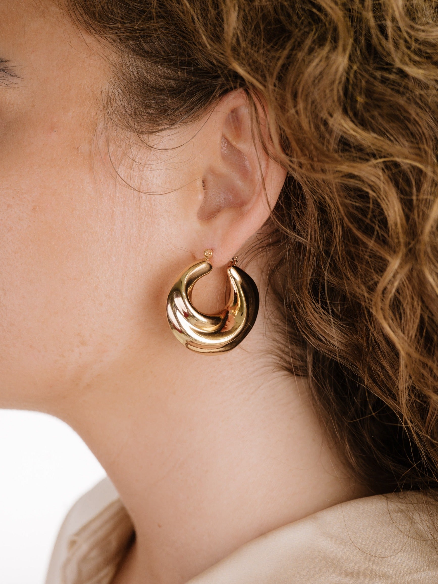 Crescent Swirl Hoop Earrings for Women - Trendy Gold/Silver Dangle Earrings for Everyday Wear | Perfect for Parties, Date Nights & Office