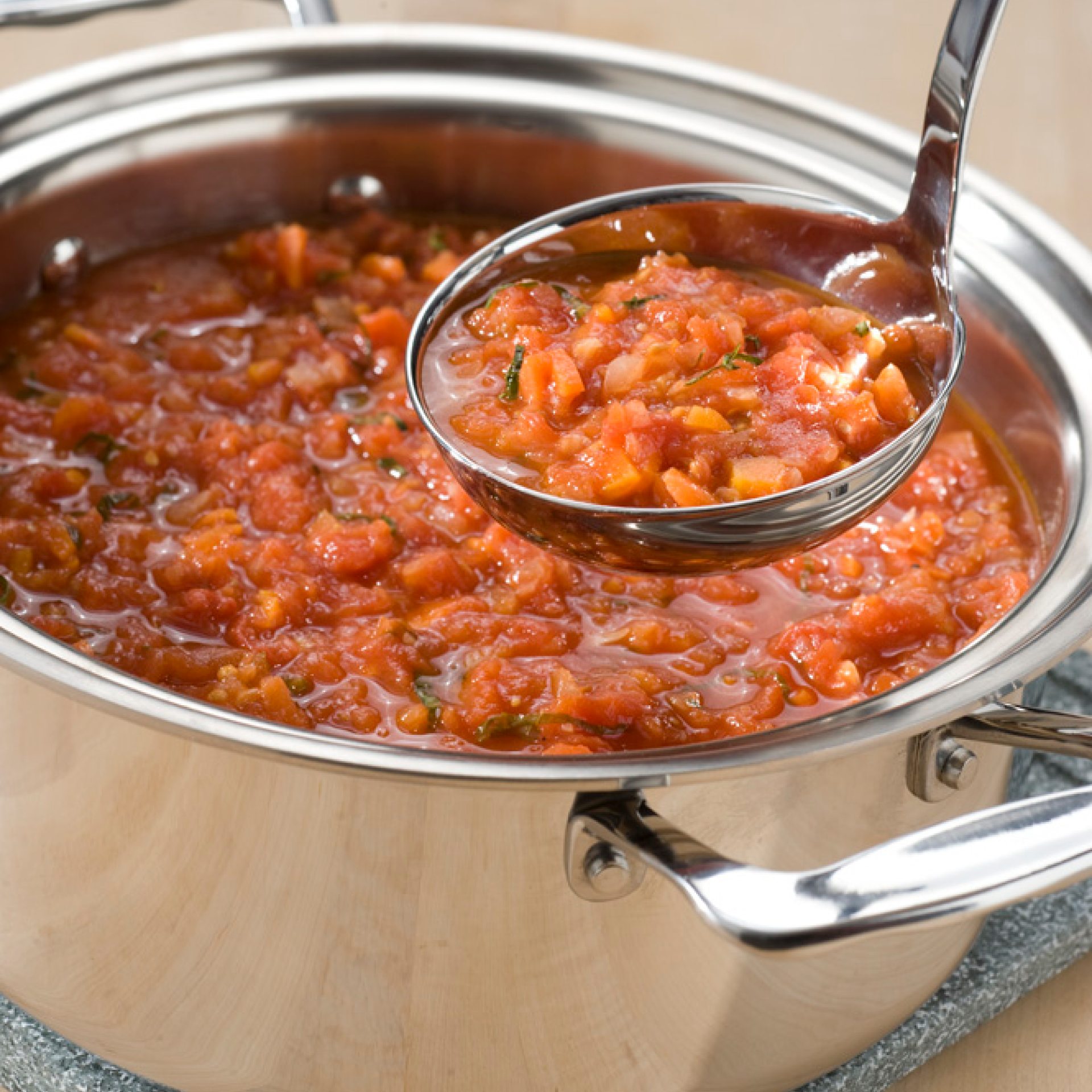 4 Quart Stainless Steel Stock Pot with Lid - Heavy Duty Cooking Pot for Soups, Stews, Pasta & Canning - Perfect for Home Kitchen & Commercial Use
