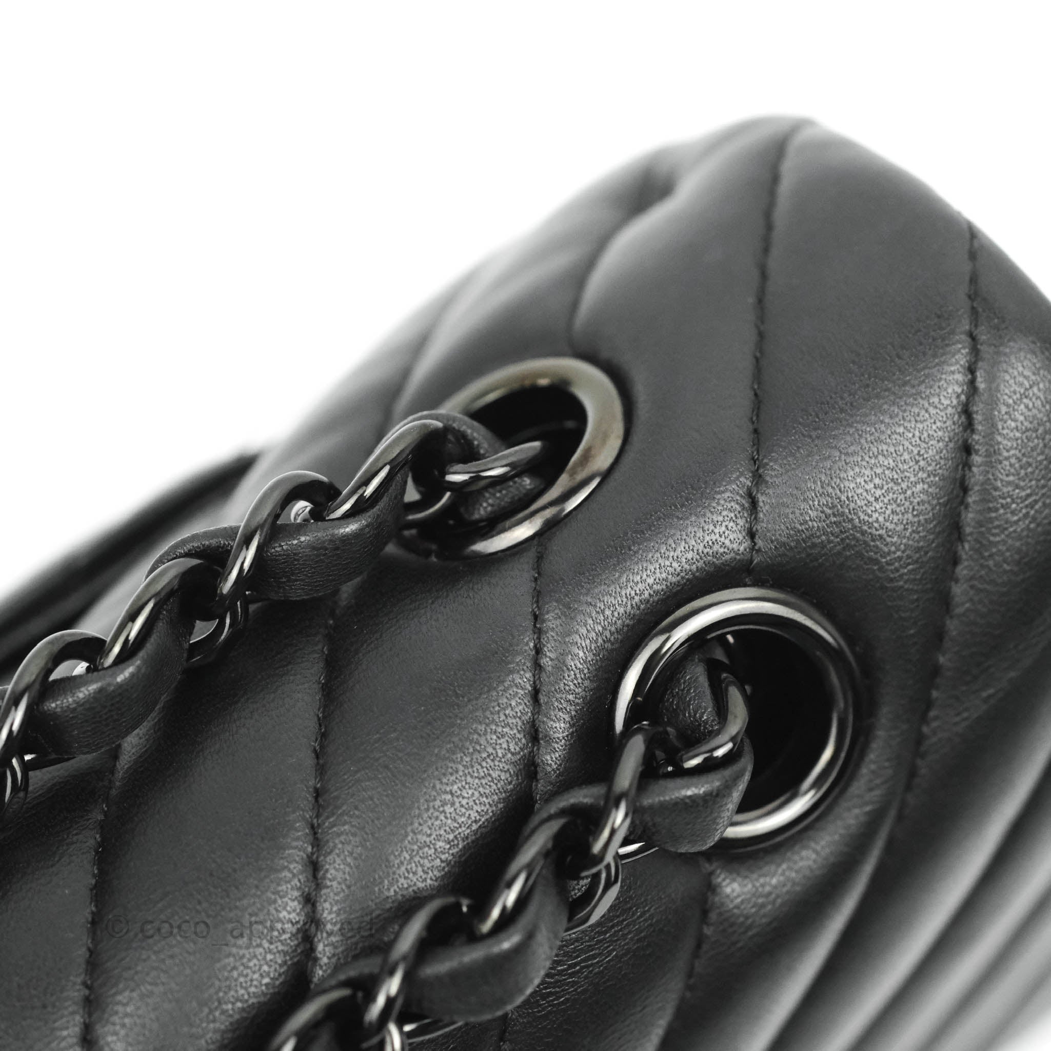 Chanel Classic Chevron M/L Medium Double Flap So Black Lambskin Bag - Luxury Designer Handbag for Women, Perfect for Evening Events & Special Occasions