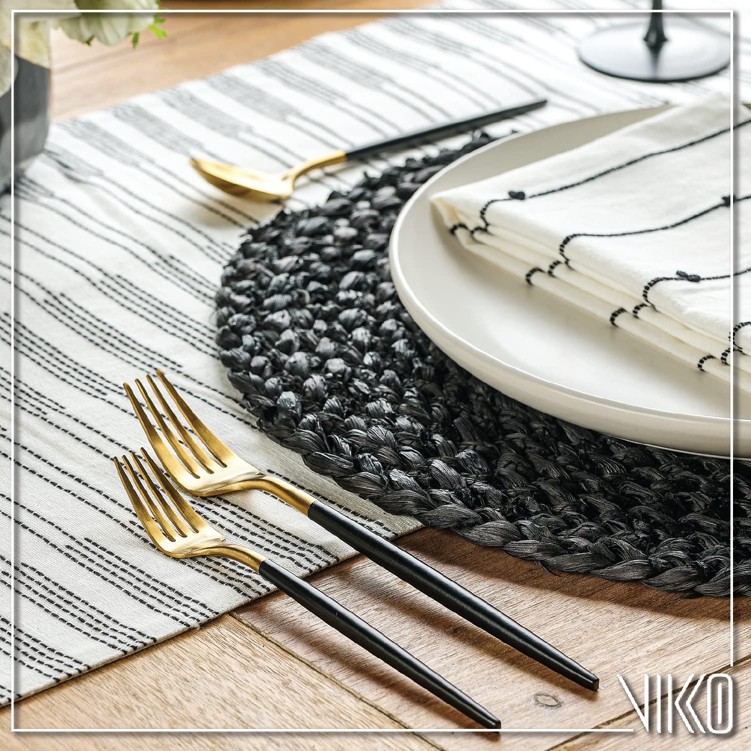 Vikko Decor Modern Silverware Set - Matte Black & Gold 18/10 Stainless Steel Flatware - 20-Piece Cutlery Set for 4 - Elegant Two-Toned Long Handled Dining Utensils - Perfect for Fine Dining, Dinner Parties & Upscale Restaurants
