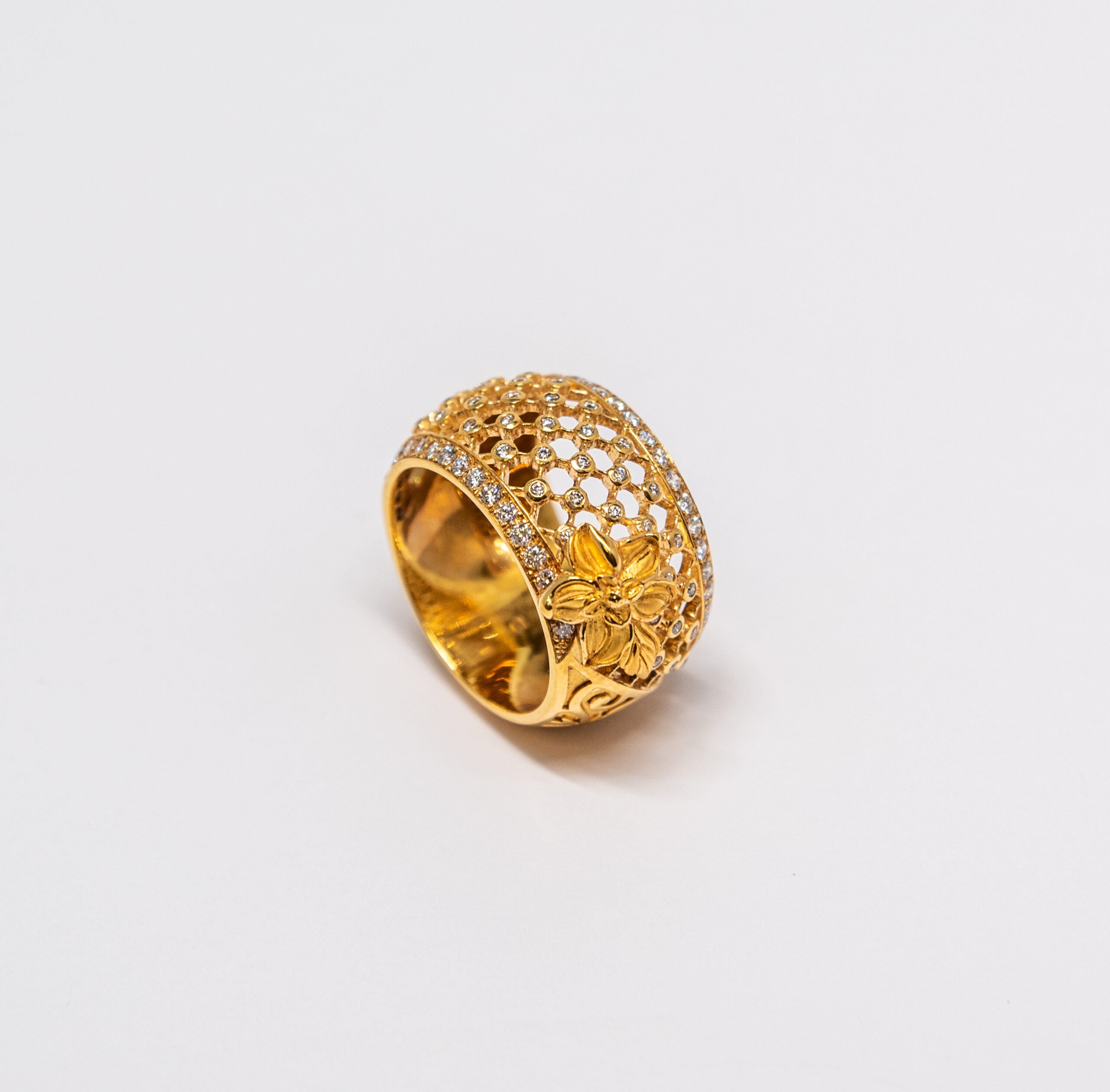 Carrera Y Carrera Sierpes 18K Yellow Gold Diamond Ring for Women - Luxury Snake Design Jewelry Gift for Anniversary, Valentine's Day & Special Occasions
