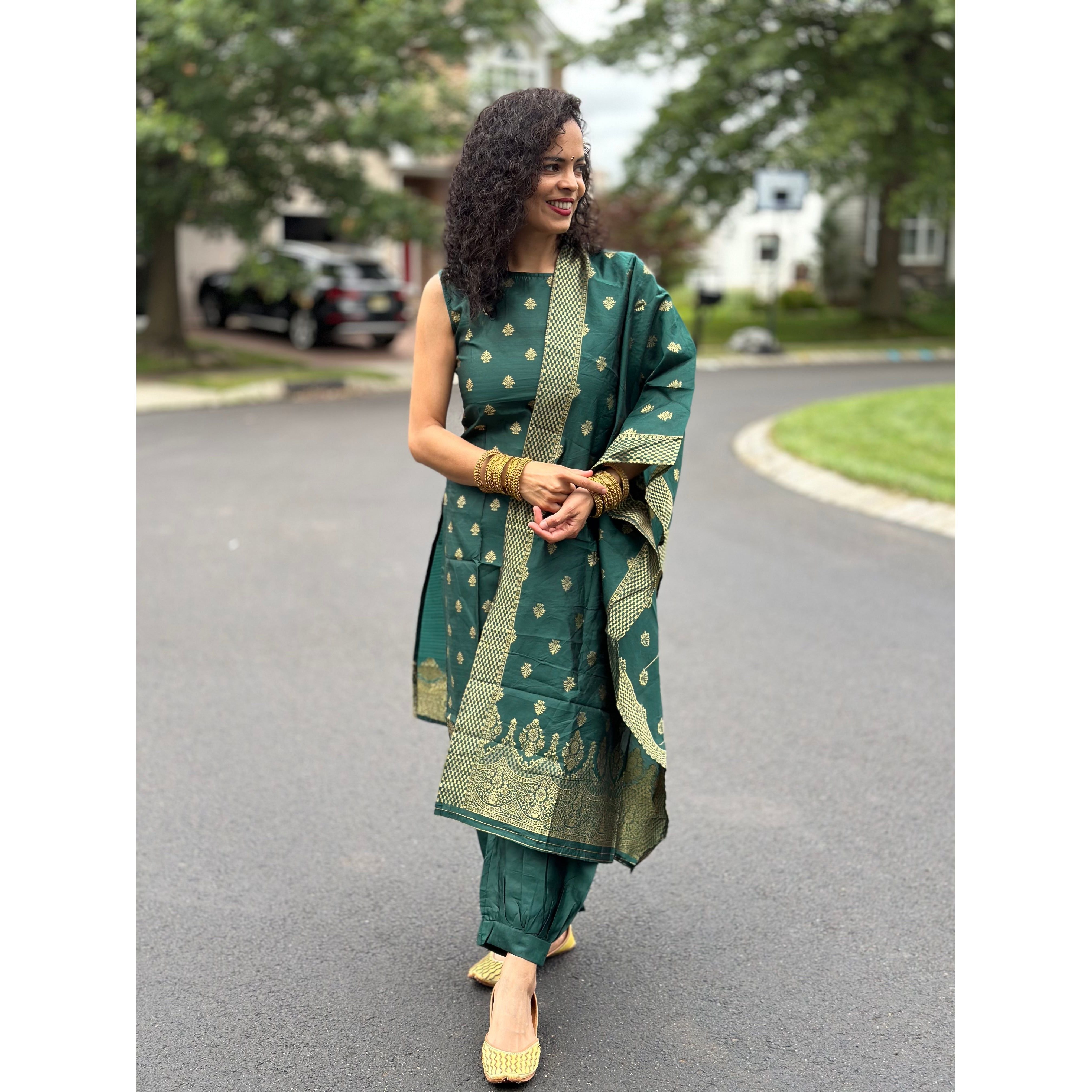 Stylish Green Sleeveless Kurta Set with Pants & Dupatta - Perfect for Indian Festivals, Weddings & Summer Outfits