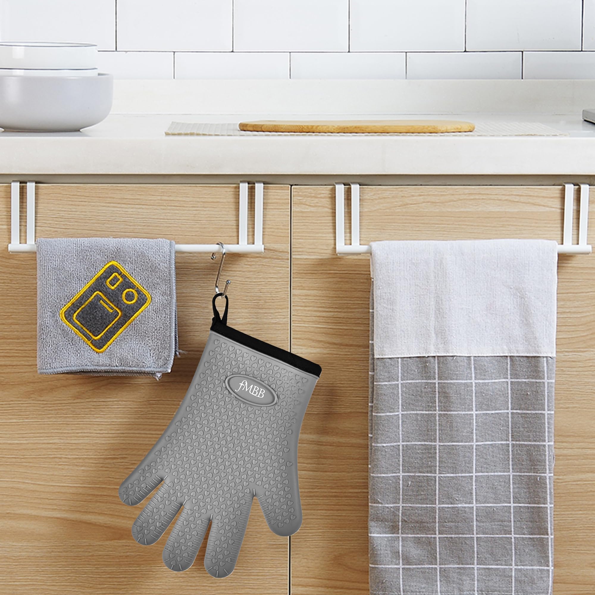 Heat Resistant BBQ Gloves for Grilling - Grey Silicone Oven Mitt for Left or Right Hand - Perfect for Handling Hot Food on Grill, Fryer, or Smoker Pit - Ideal for Outdoor Cooking, Camping & Backyard BBQ (1 PC)