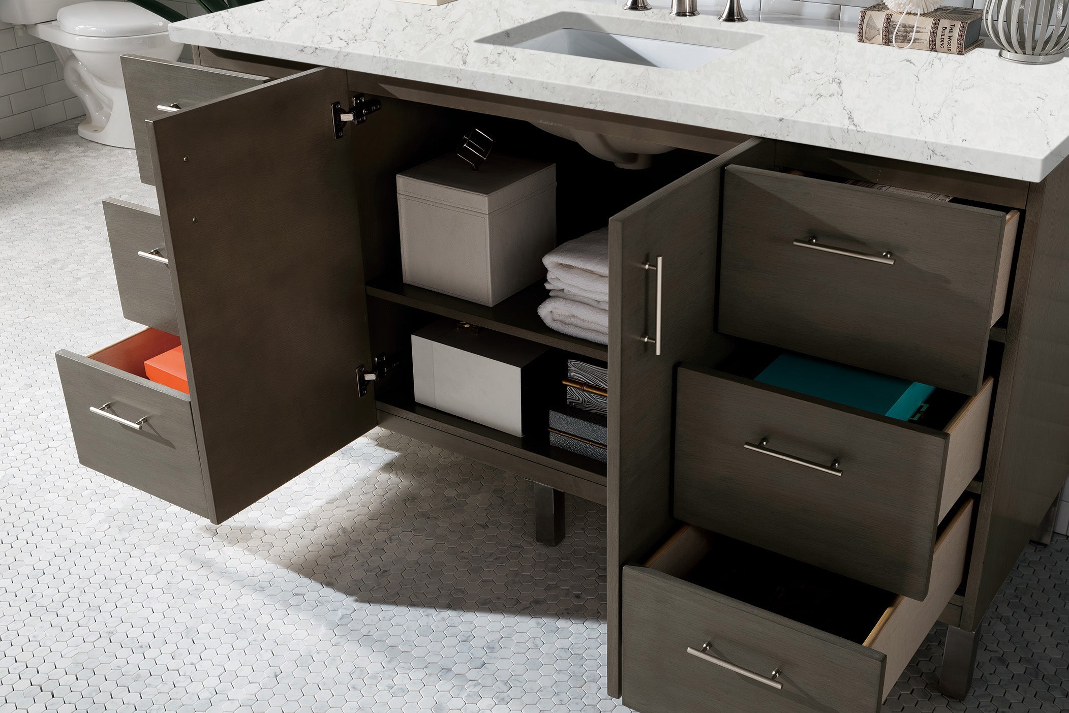 Metropolitan 60 Inch Single Bathroom Vanity in Silver Oak with 3CM Eternal Jasmine Pearl Quartz Countertop - Perfect for Modern Master Bathrooms & Powder Rooms