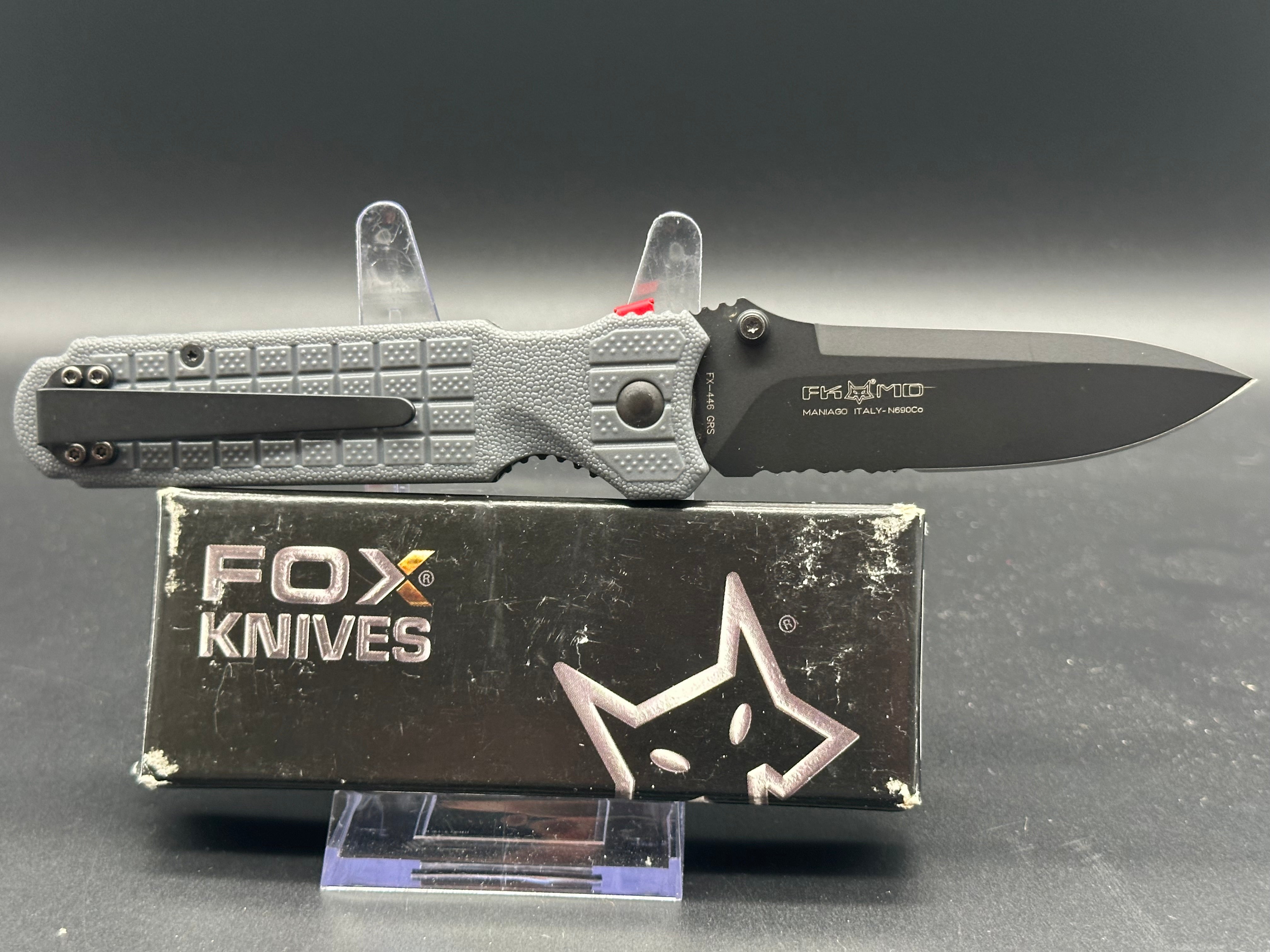 Fox Knives Predator FX-446 Grey Wolf Serrated Hunting Knife - Durable Outdoor Survival Knife for Camping, Hunting & Bushcraft
