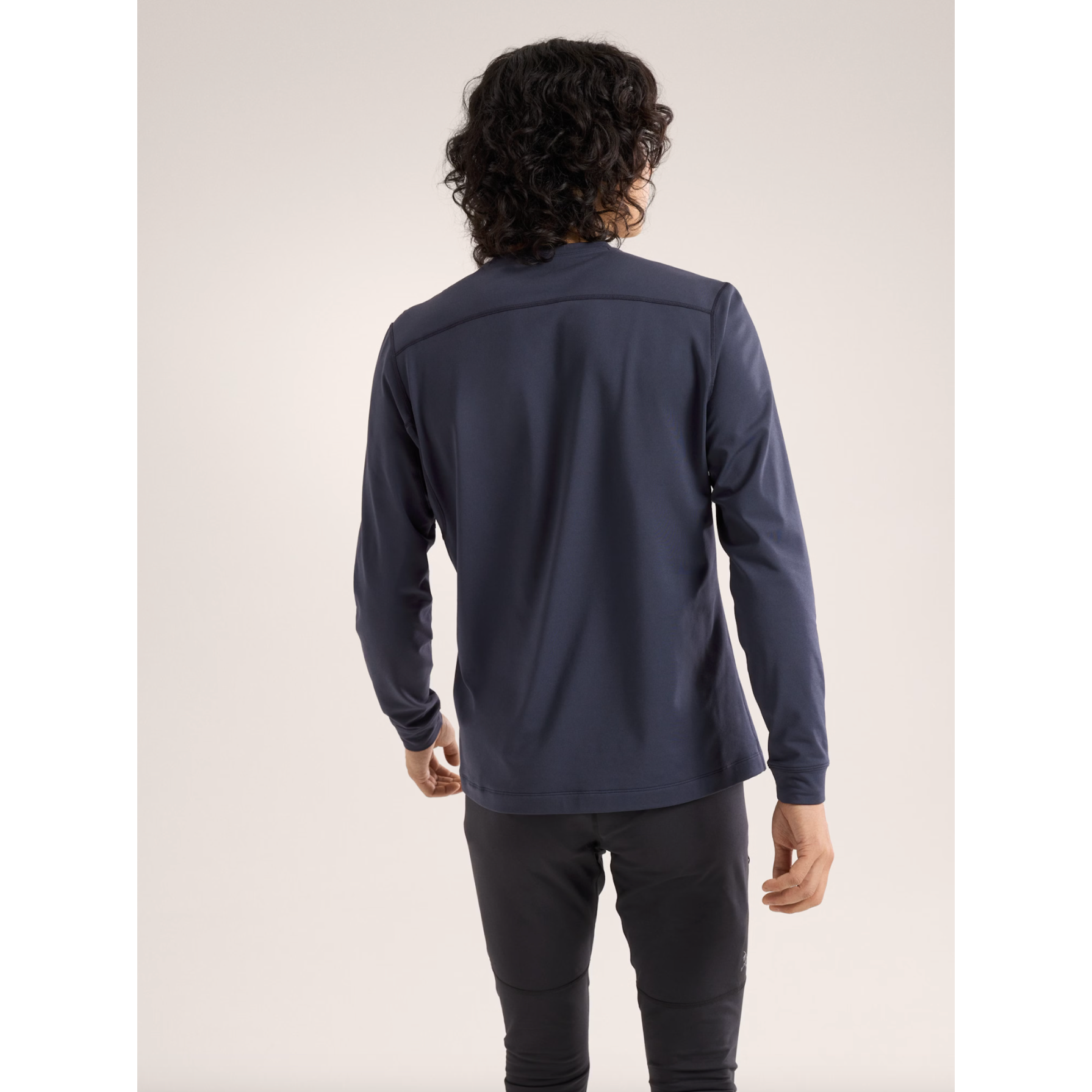 Arc'teryx Men's Rho LT Crew Neck Baselayer - Lightweight Merino Wool Thermal Shirt for Hiking, Skiing & Outdoor Activities