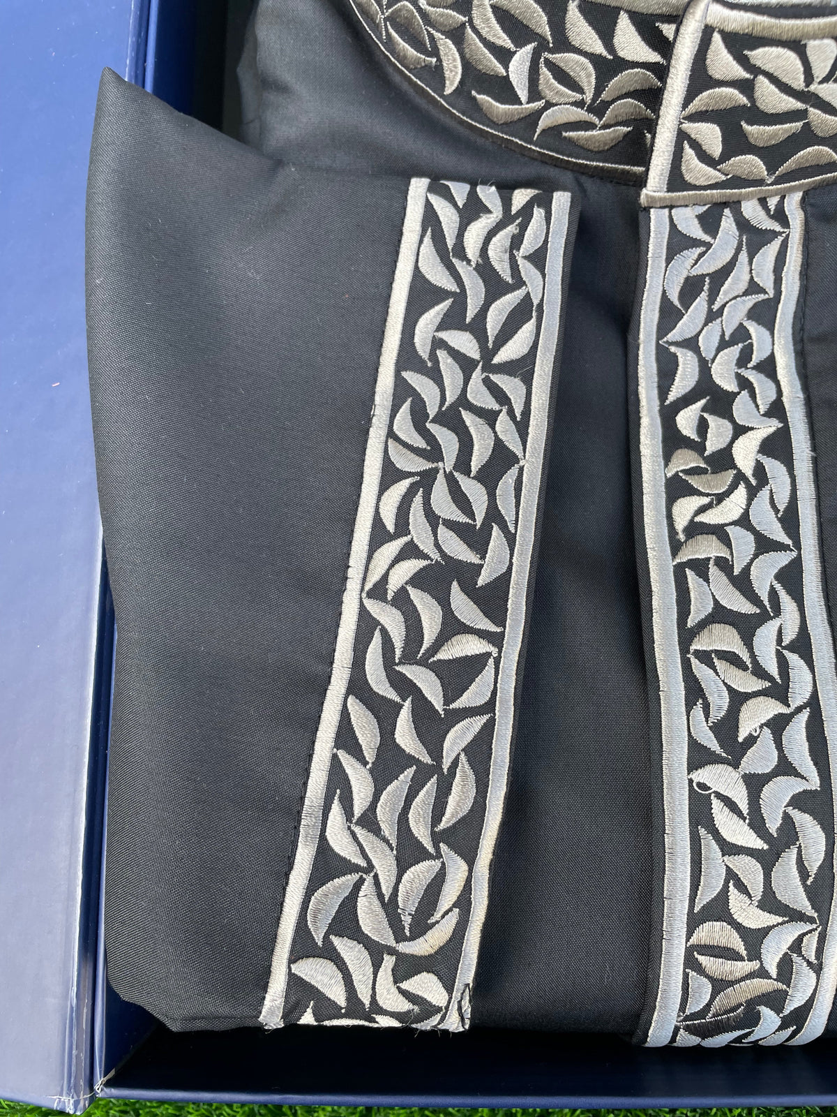 Men's Black Saudi Thobe with Silver Embroidery - Traditional Arabic Islamic Robe for Eid, Wedding & Special Occasions
