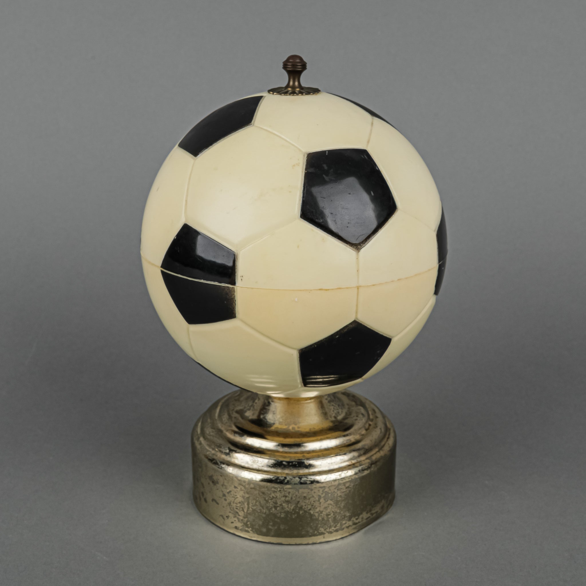 Vintage Musical Soccer Ball Cigarette Dispenser - Novelty Gift for Soccer Fans, Smokers & Collectors - Perfect for Parties, Man Cave Decor & Gag Gifts