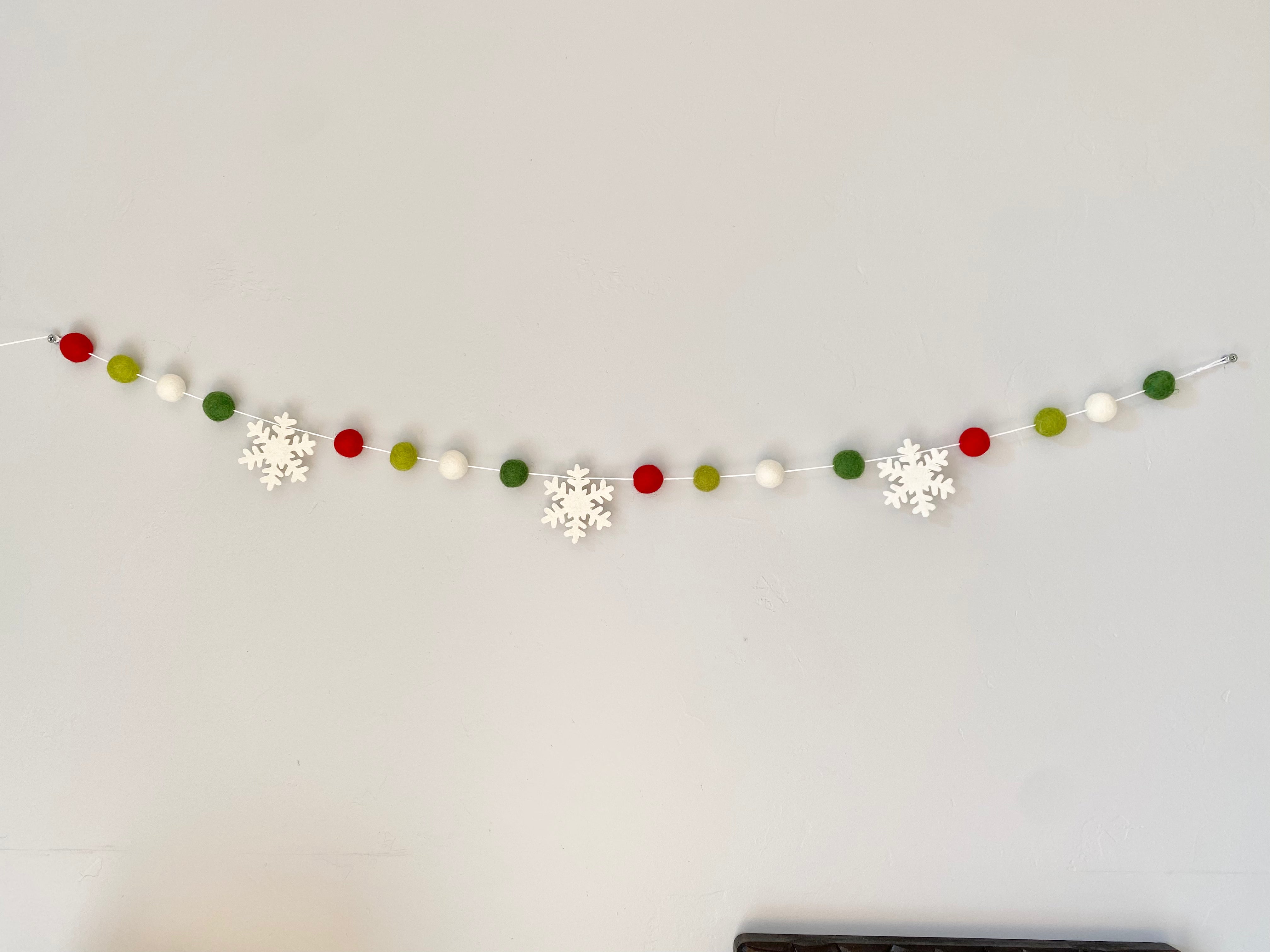 Festive Snowflake Garland Decor - Christmas Holiday Party & Winter Home Decoration for Mantel, Tree, Fireplace