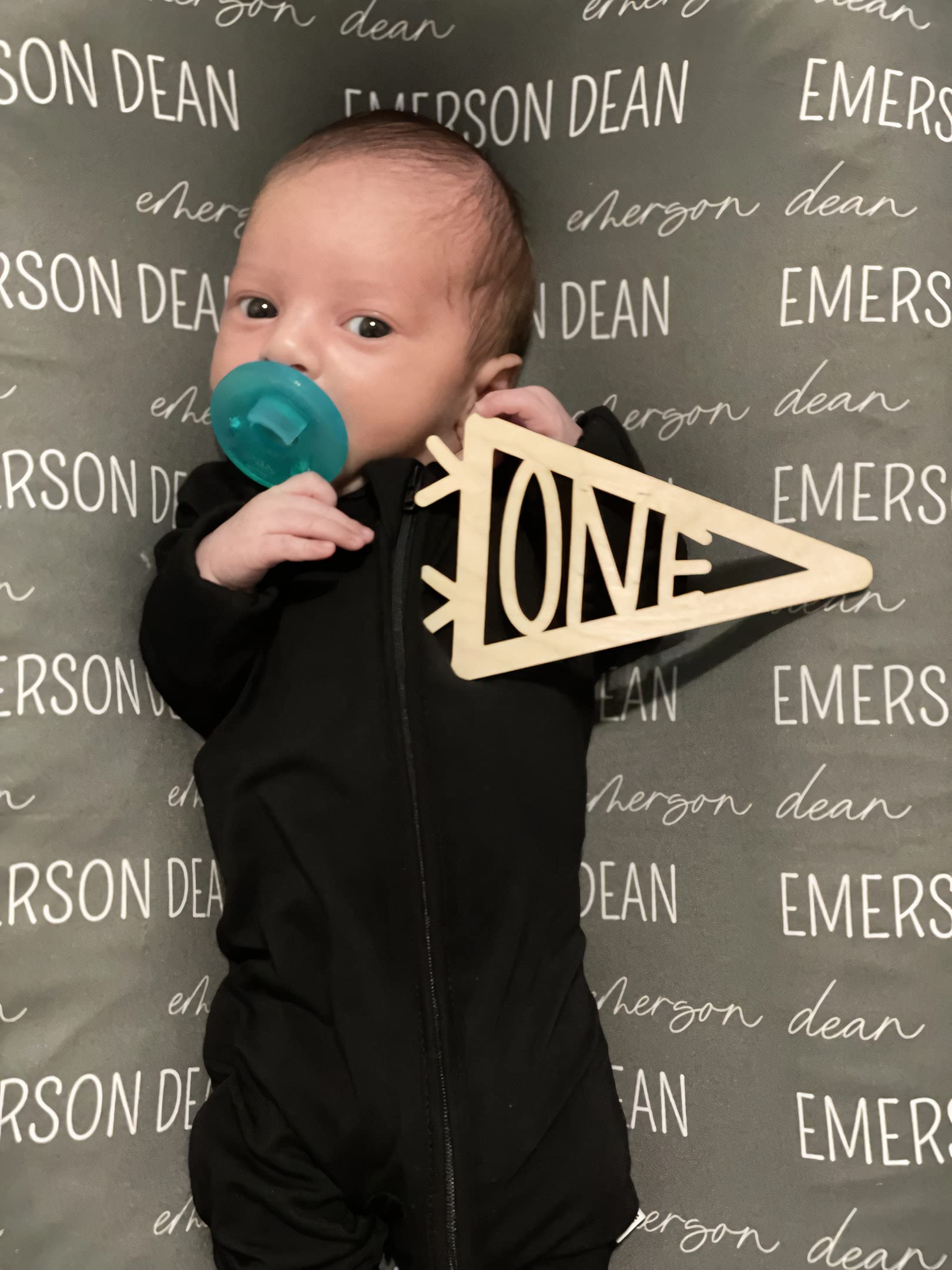 **Personalized Baby Blanket with Custom Name - Soft & Cozy Newborn Gift for Boys & Girls - Perfect for Baby Showers, Monthly Milestones, and Special Keepsakes**