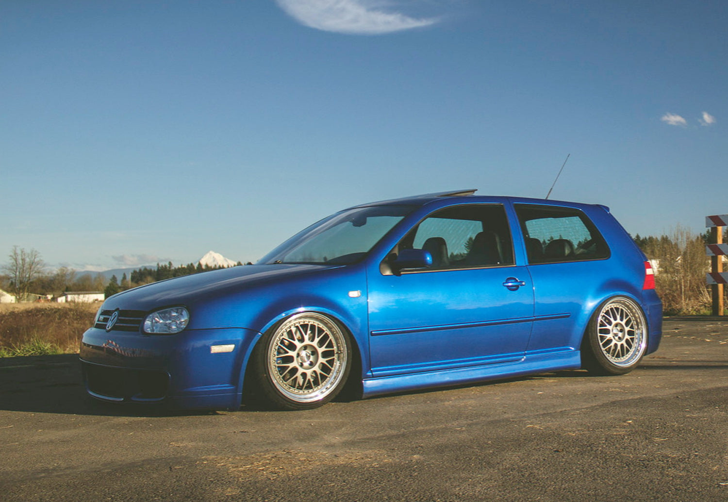 Clear Lens Front Bumper Side Marker Lights for VW MK4 Golf GTI R32 Jetta - Durable Replacement Housing - Enhance Visibility & Style for Night Driving & Car Shows