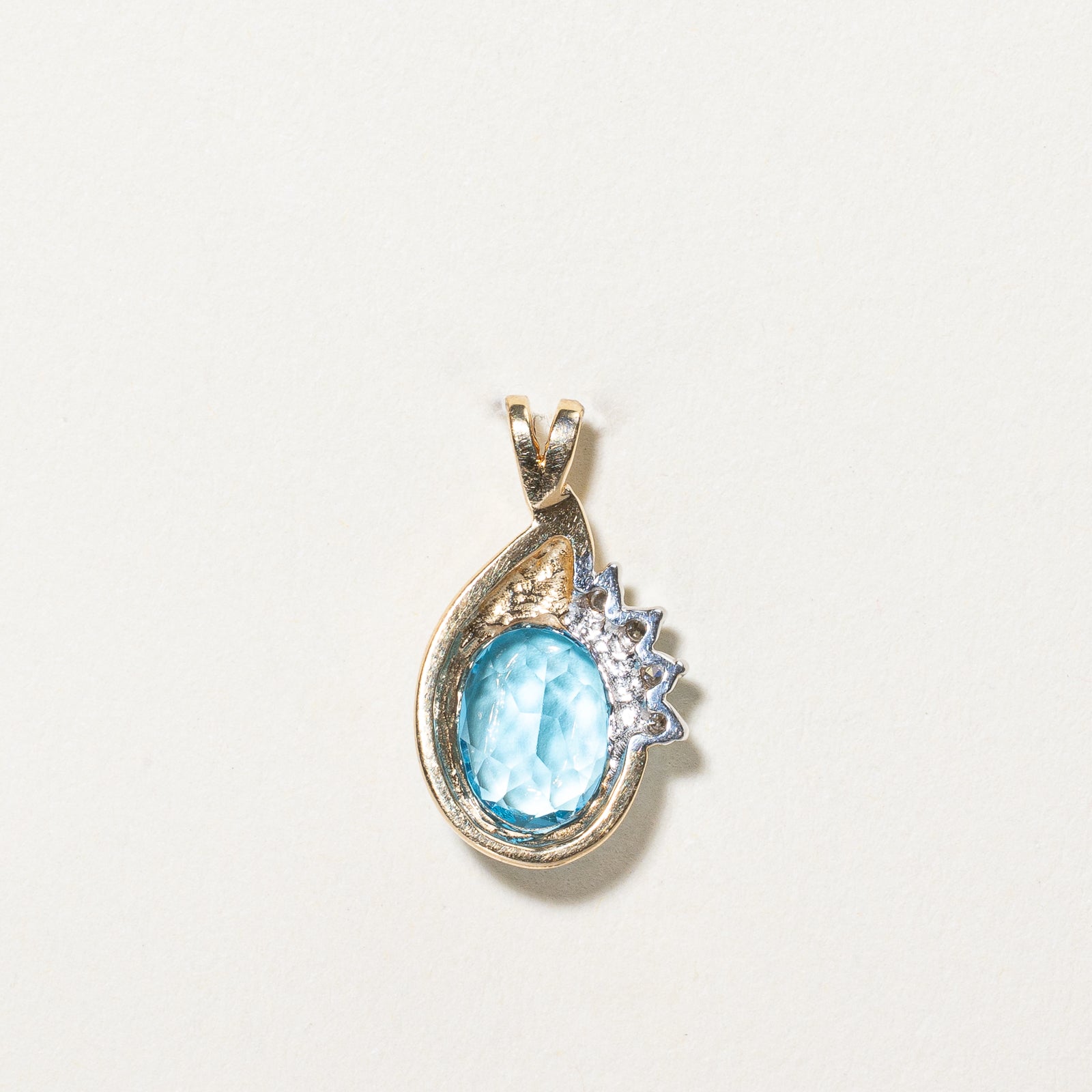 1.86ct Oval Cut Topaz & 0.05ctw Diamond Pendant Necklace - Elegant Blue Gemstone Jewelry for Women - Perfect for Weddings, Anniversaries & Special Occasions