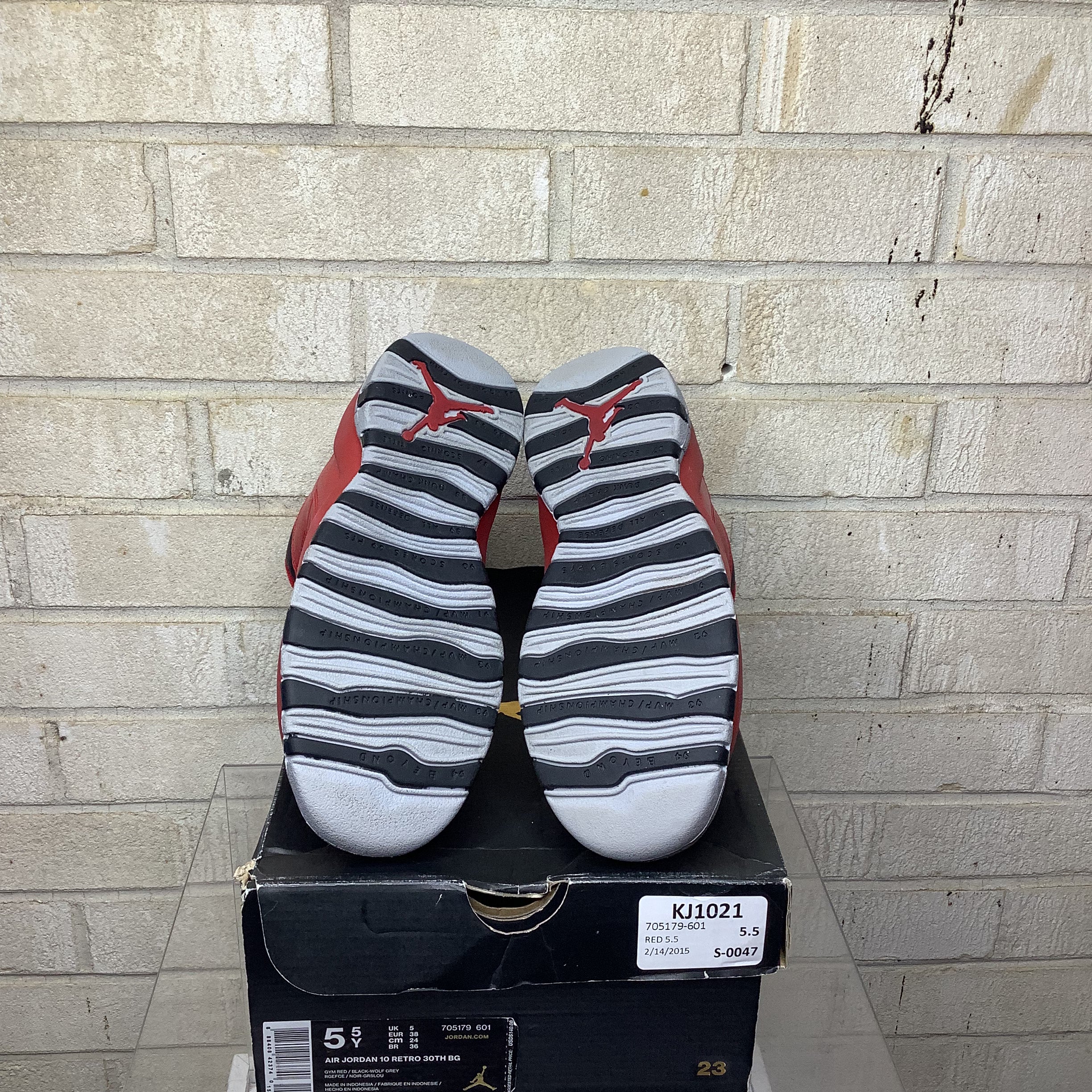 Air Jordan 10 Bulls Over Broadway Men's Basketball Shoes Size 5.5Y (705179-601) - Perfect for Streetwear, Sneaker Collecting & Basketball Games