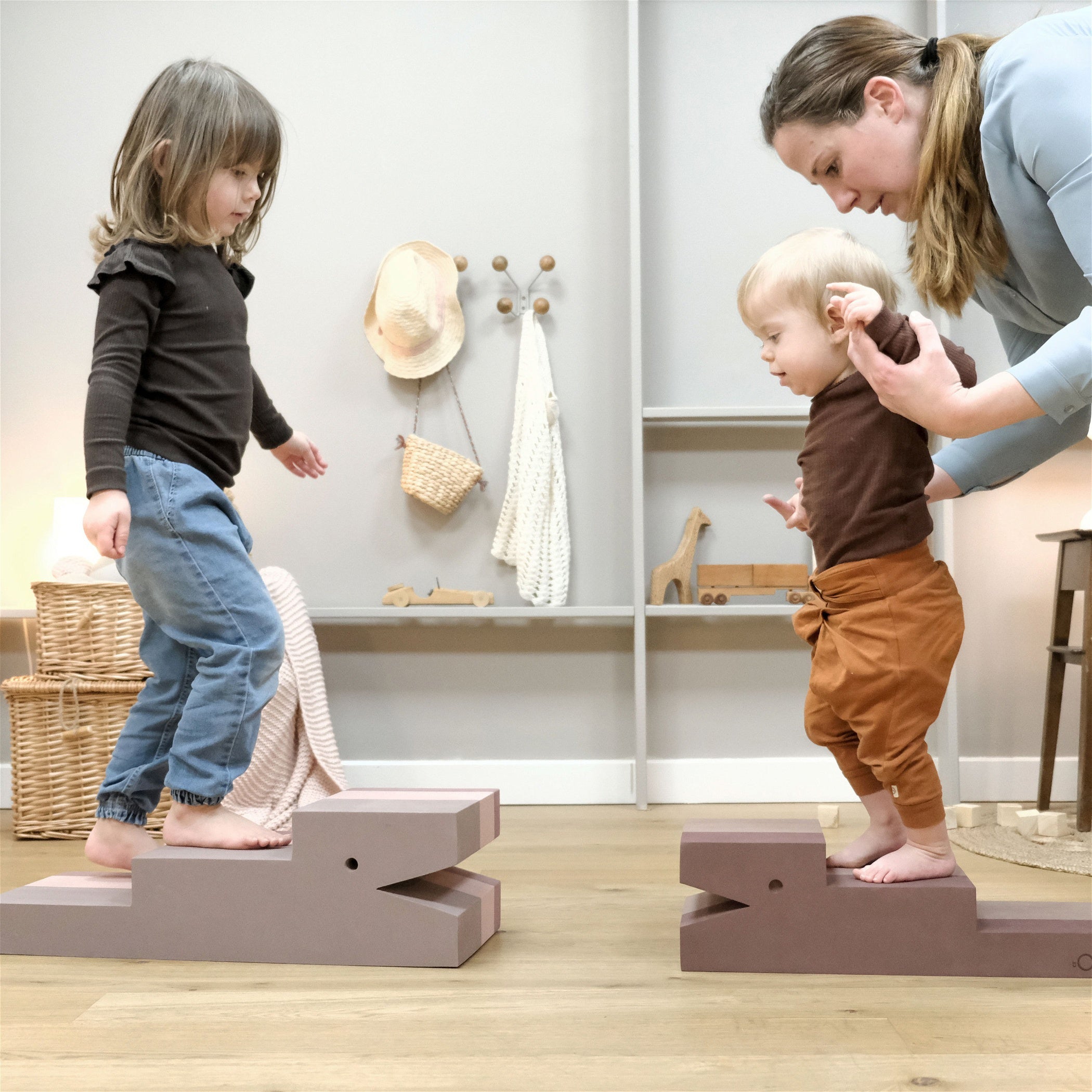 bObles Crocodile L 24 Classic Sand Grey - Kids Climbing Toy for Indoor & Outdoor Play - Perfect for Playrooms, Daycares, and Backyards