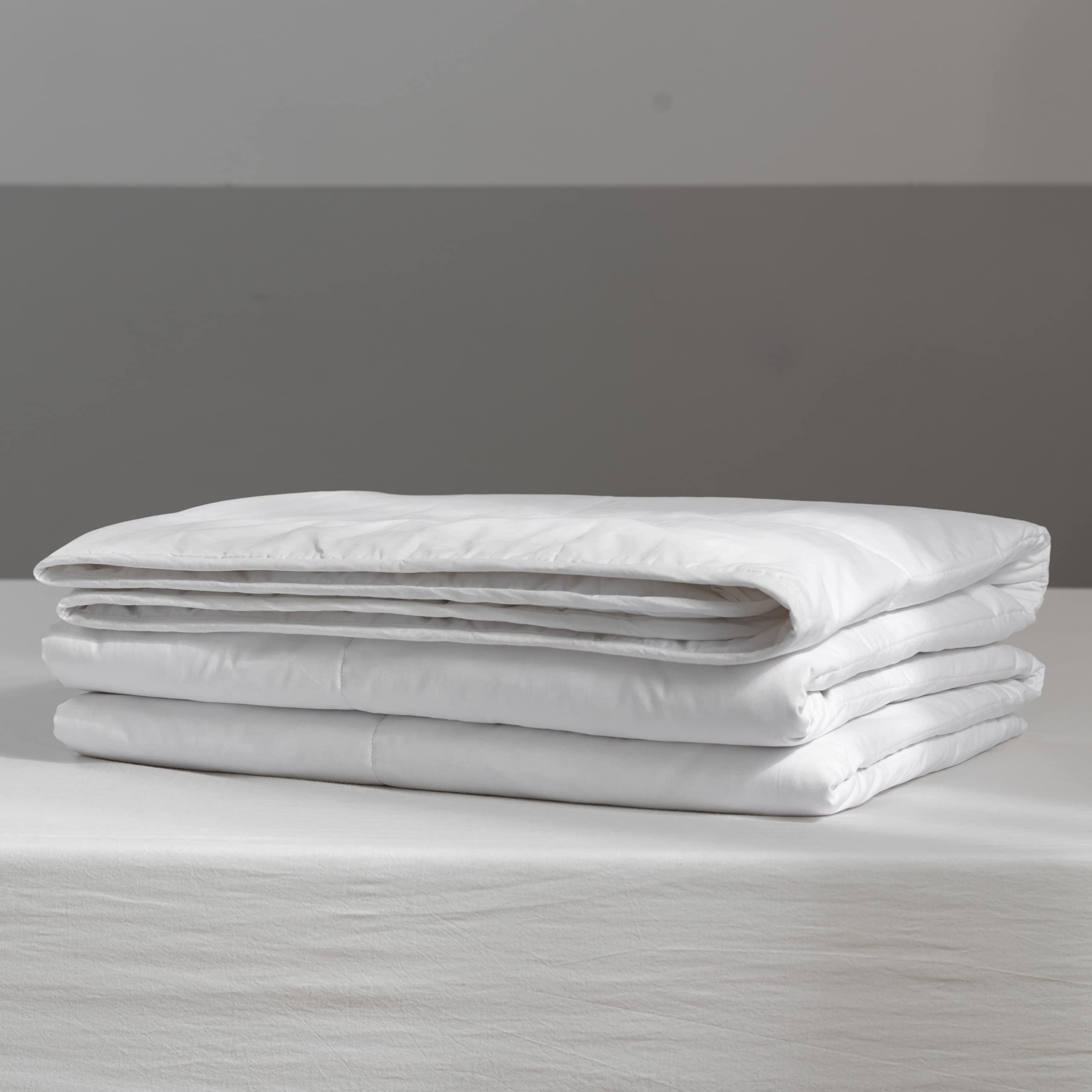 Premium All-Season Mulberry Silk Comforter - Twin Size for Luxurious Comfort | Hypoallergenic & Temperature Regulating | Perfect for Bedroom, Guest Room & Travel
