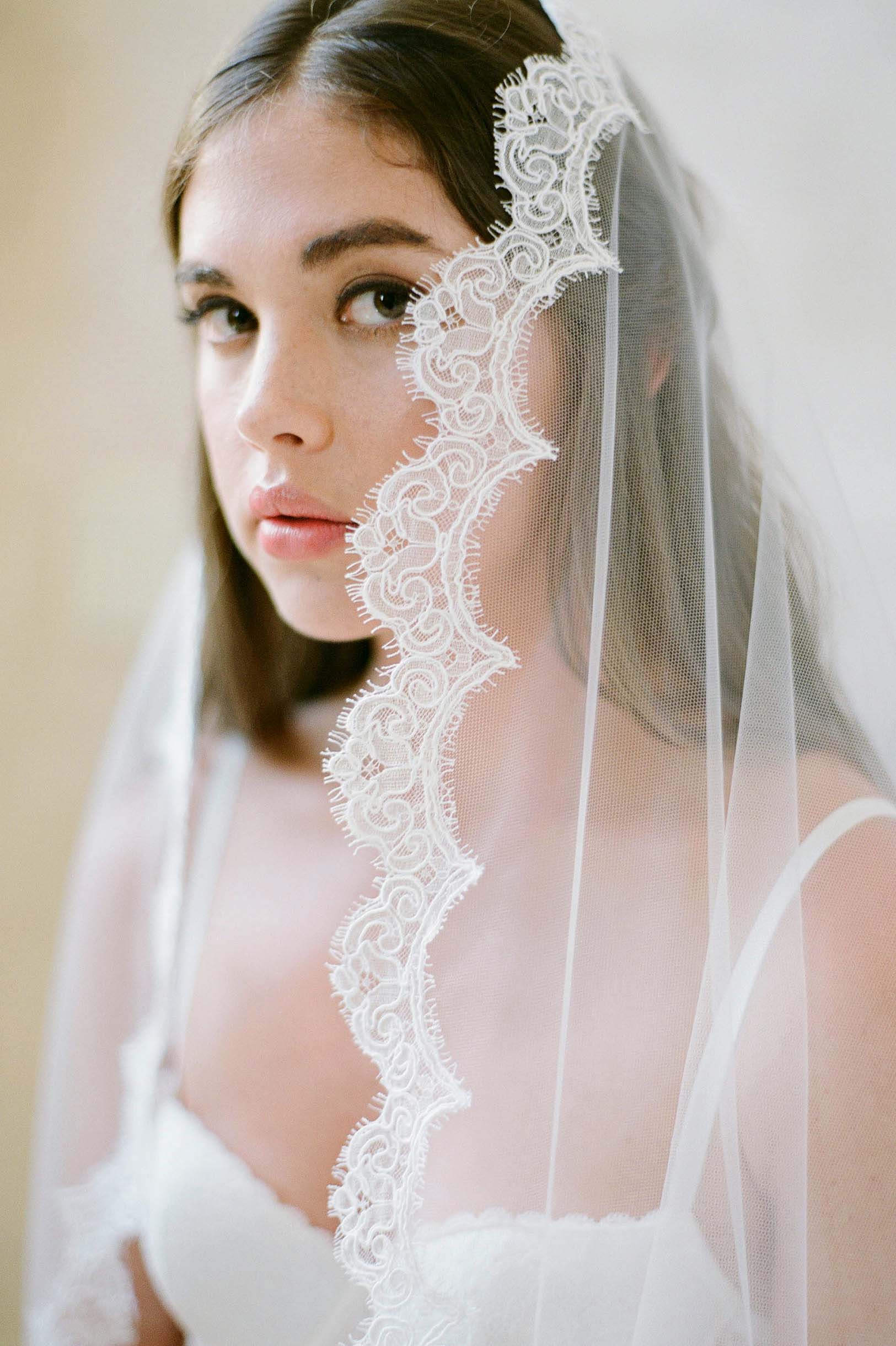 Amelie Lux French Lace Scallop Mantilla Veil - Elegant Bridal Headpiece for Weddings, Church Ceremonies & Special Occasions