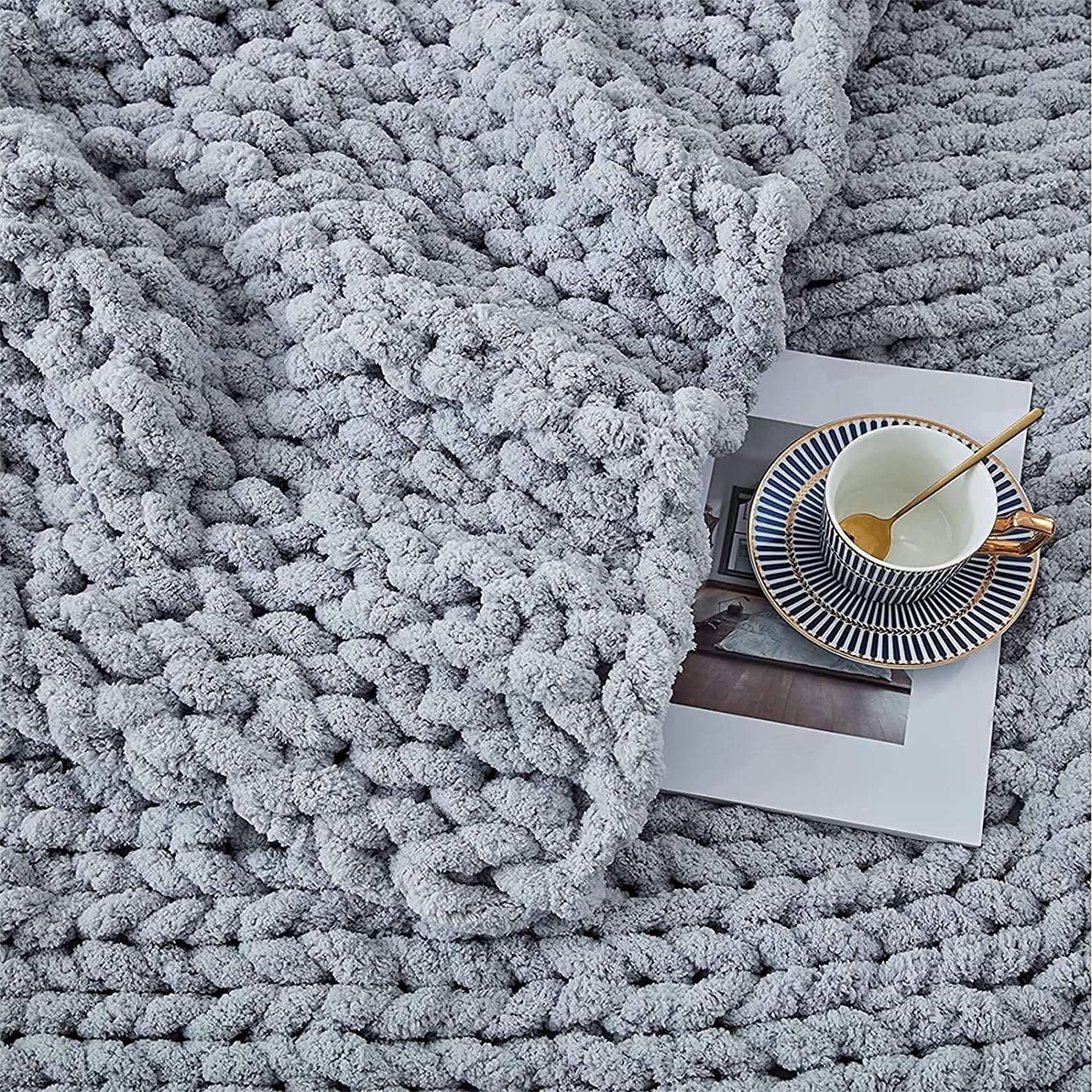 Chunky Knit Throw Blanket - Ultra Soft & Warm Chenille Handwoven Blanket for Bed, Sofa & Chair - Machine Washable Home Decor (100x150cm, Gray) | Perfect for Cozy Evenings, Yoga Sessions & Winter Comfort