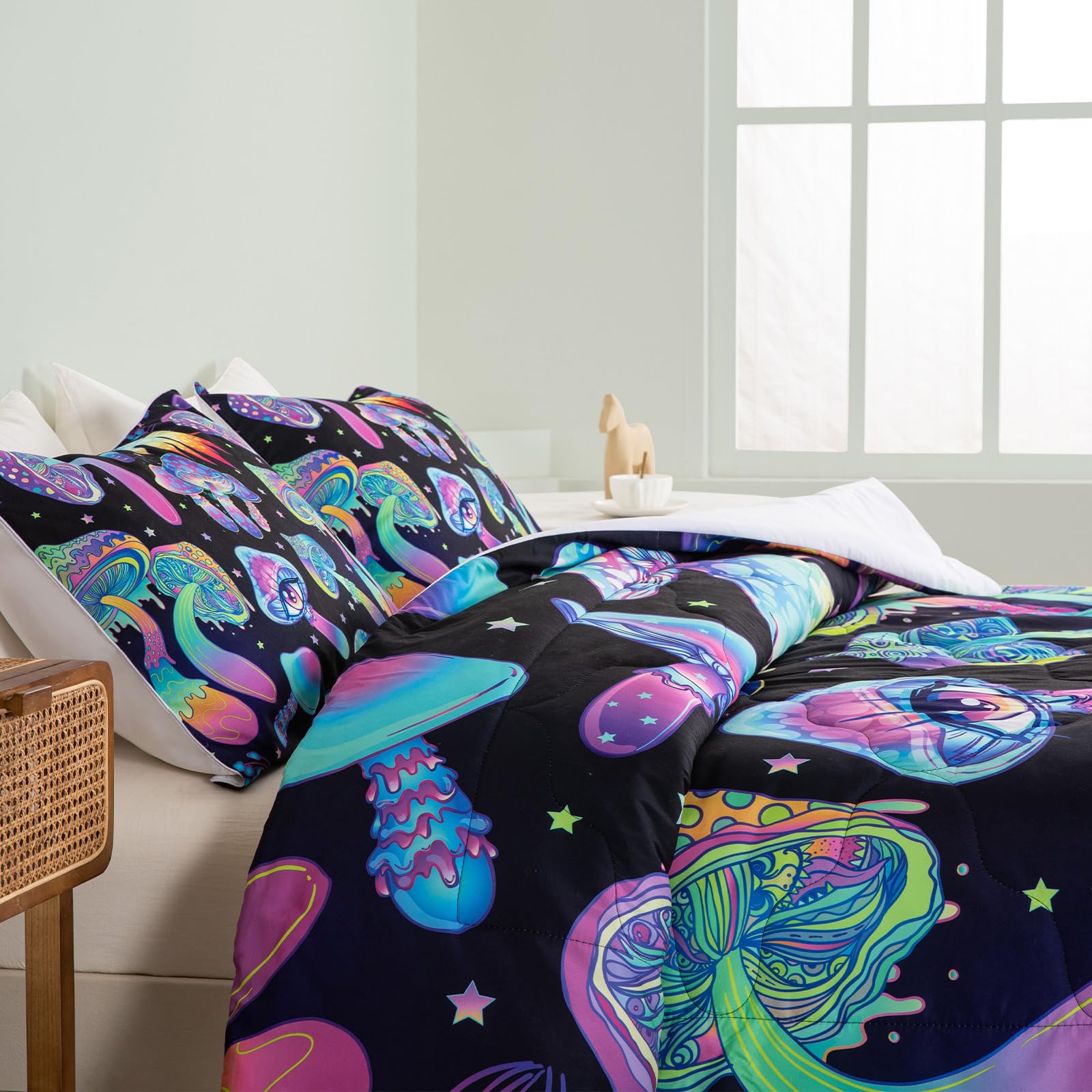 Cute Kids Mushroom Bedding Set - 3PC Mushroom Queen Comforter Set with 1 Comforter & 2 Pillowcases | Cartoon Weirdcore Decor | Soft & Cozy Nursery Bedding for Girls' Room, Toddler Bed, Sleepover Fun