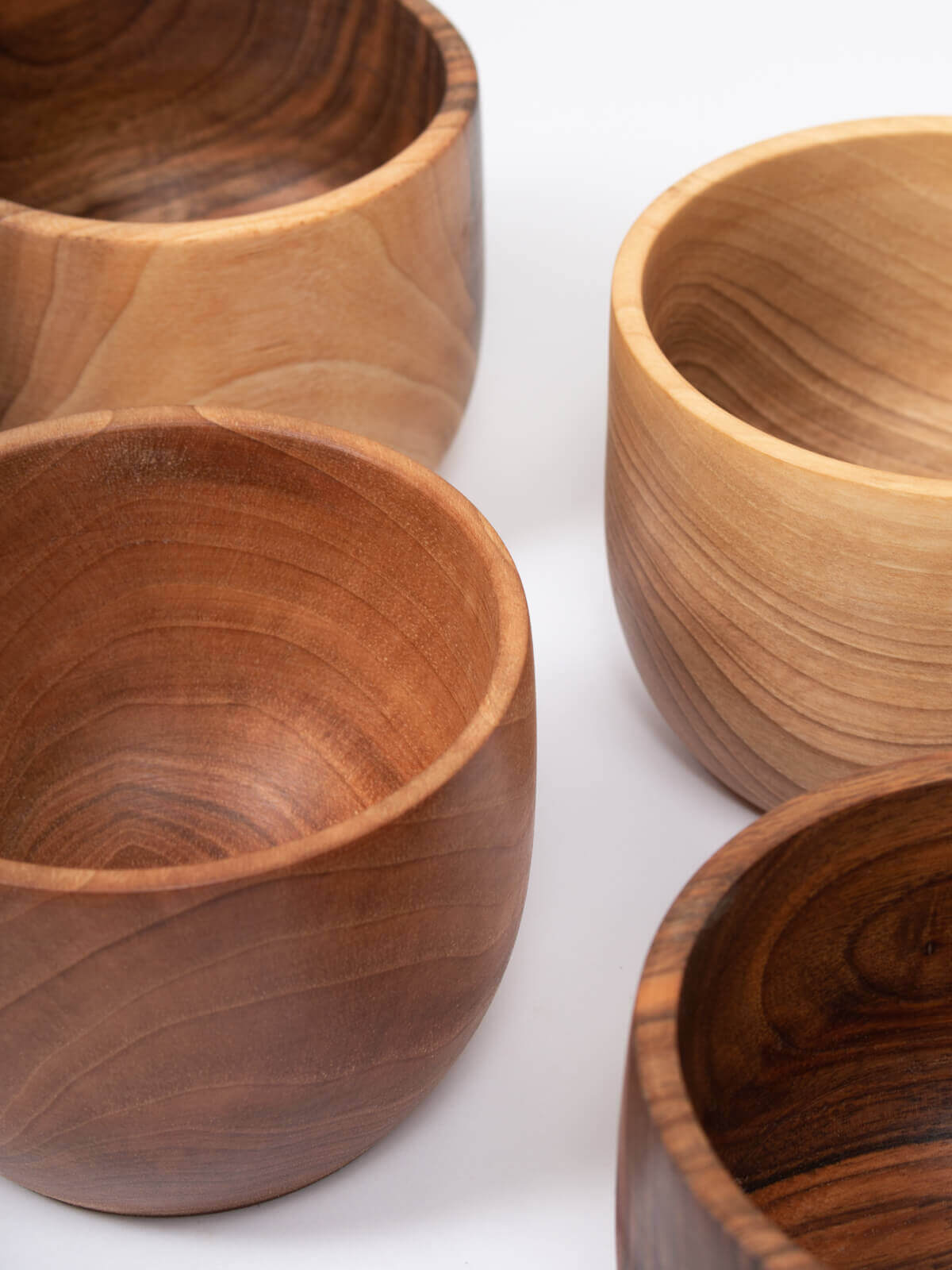 Handcrafted Walnut Wood Bowl - Natural, Durable & Eco-Friendly Kitchenware for Serving, Salad, Fruit & Decor | Perfect for Dining, Entertaining & Home Décor