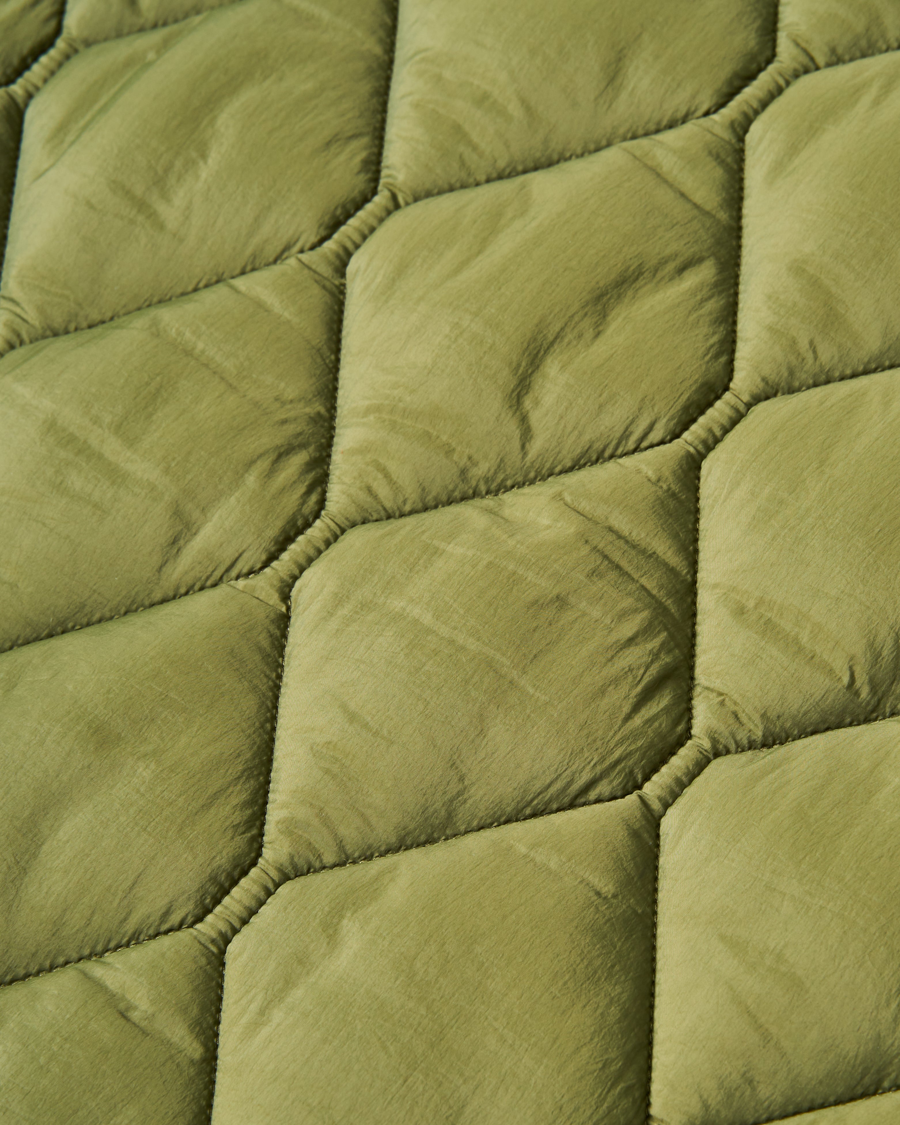 Quilted Vest for Women in Olive Green - Lightweight Puffer Vest for Fall & Winter - Perfect for Outdoor Activities, Hiking, and Casual Wear