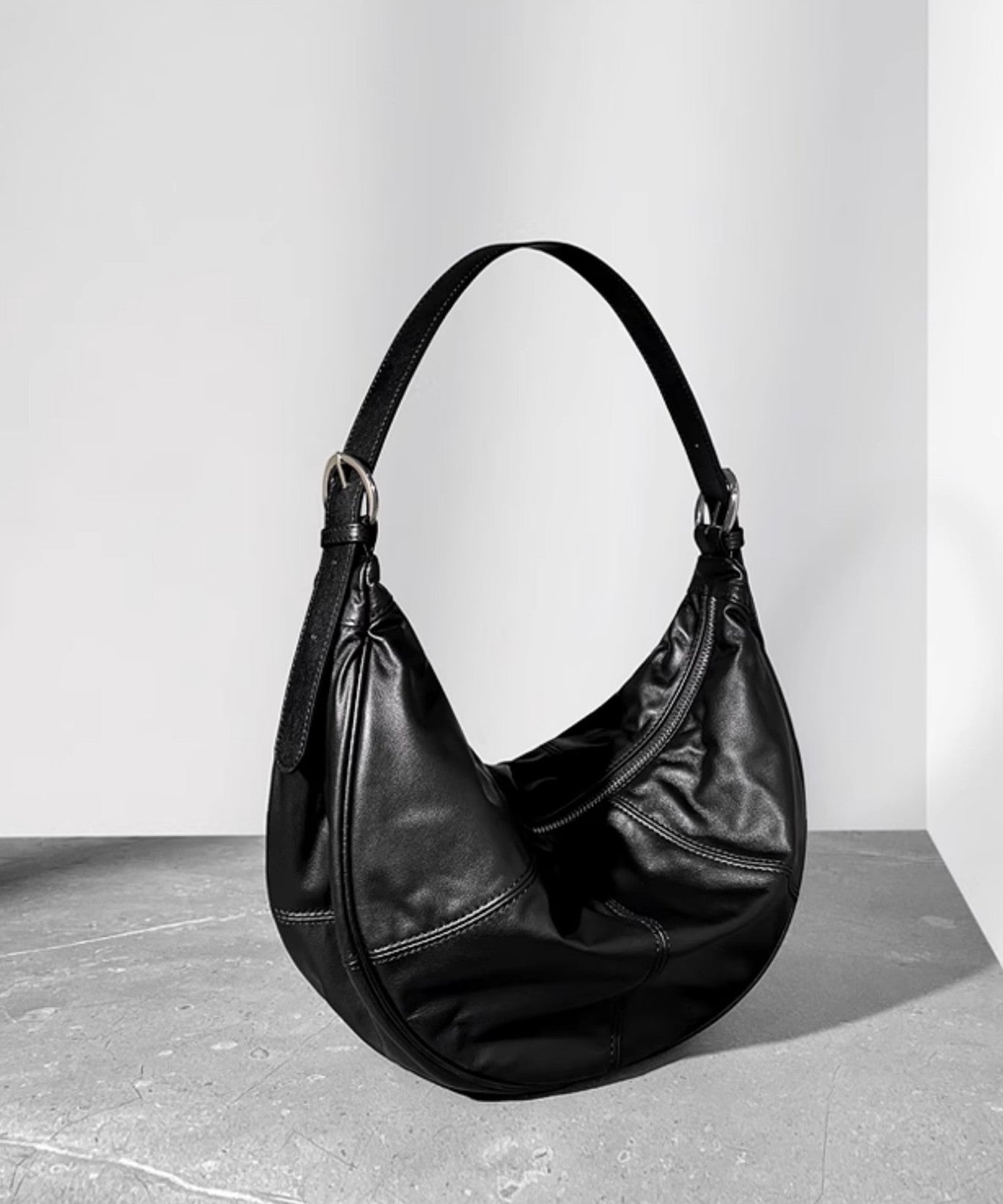 Stylish Crescent Shoulder Bag for Women - Fashionable Crossbody Purse with Adjustable Strap - Perfect for Work, Travel & Everyday Use
