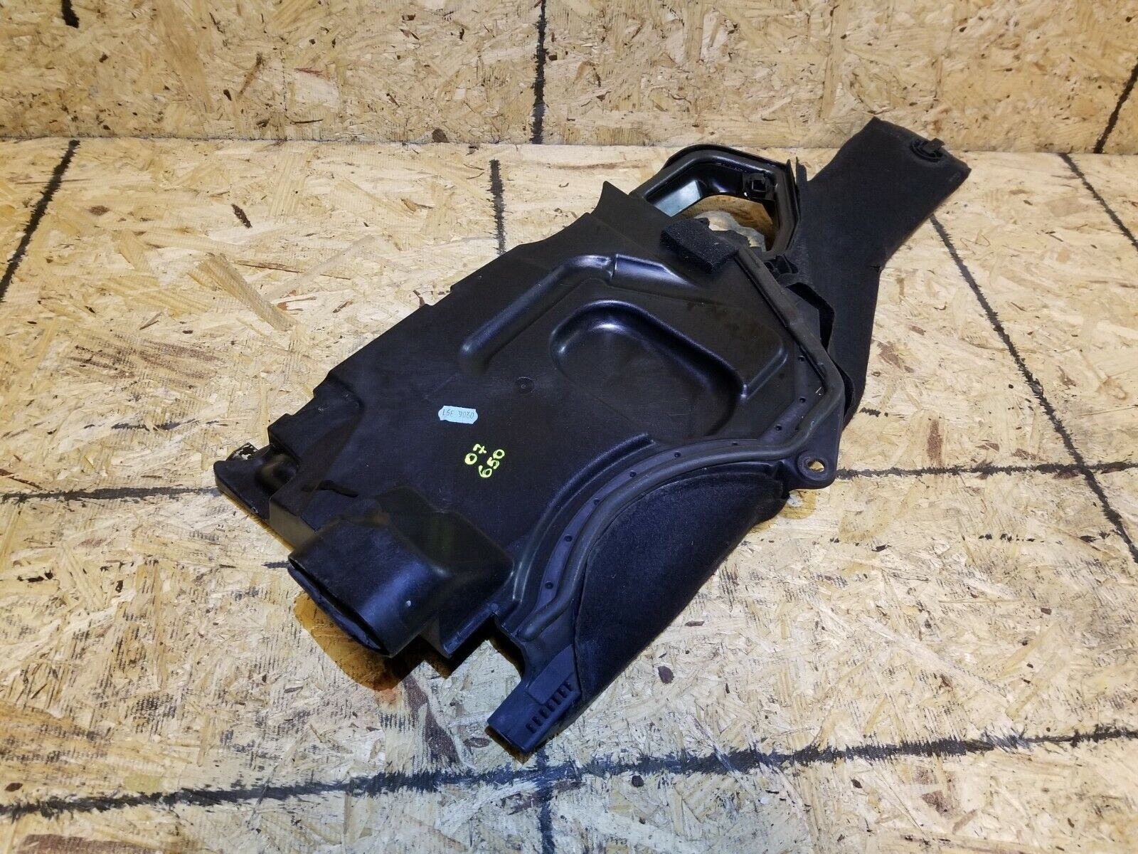 06-10 BMW 650i E63 Left Driver Side Engine Air Intake Filter Housing OEM Replacement - Perfect for Performance Upgrades & Engine Maintenance