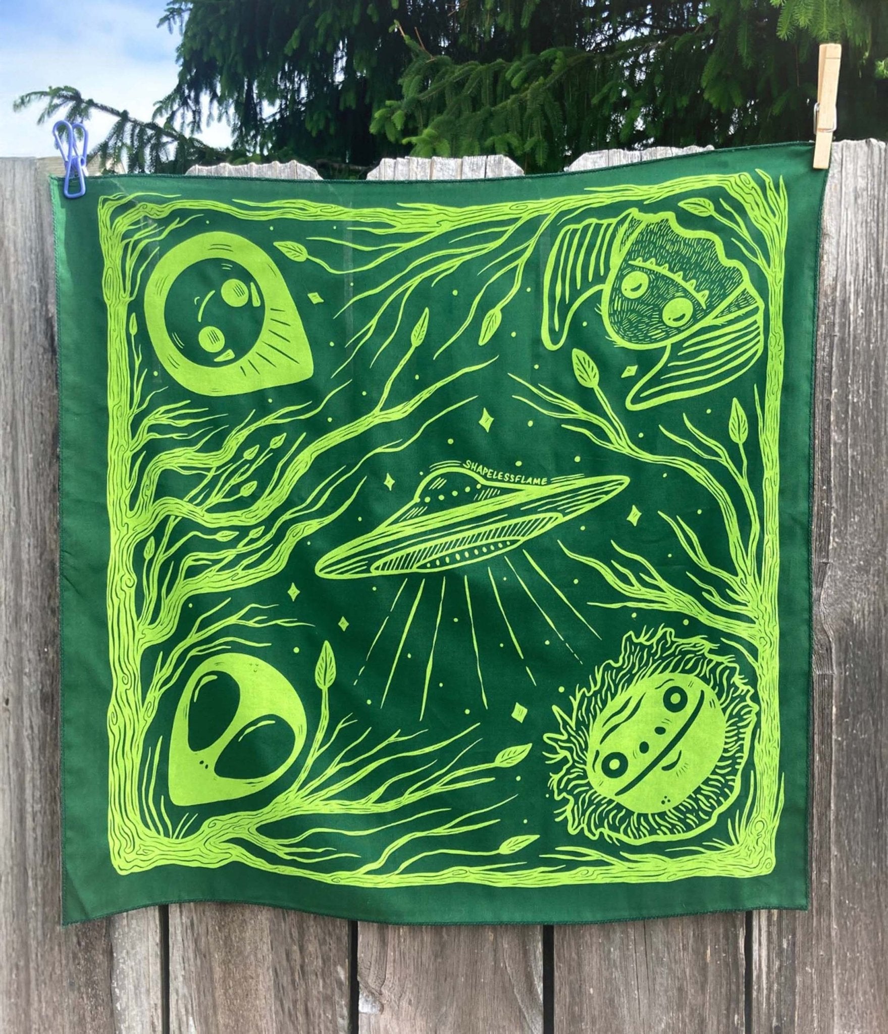 Green Alien & Cryptid Bandana - Unique Sci-Fi & Cryptid Fashion Accessory for Cosplay, Halloween, and Outdoor Adventures