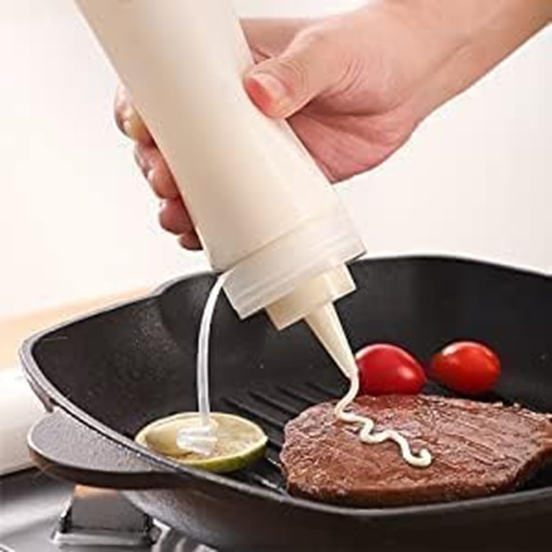 Food Grade BPA-Free Non-Toxic Plastic Squeeze Bottle for Ketchup, Icing, Cream, Chutney & Sauces - 500ml | Perfect for Kitchen, BBQ, Picnics & Restaurants