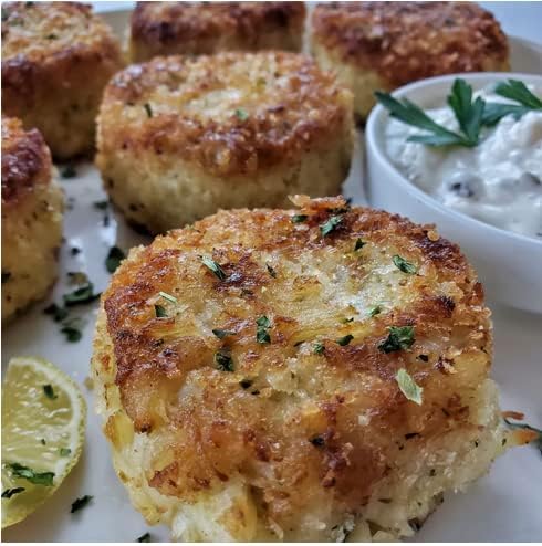 Premium Jumbo Lump Crab Cakes (6 pcs) - Fresh Pescatore Crab Meat with Signature Sauce, Herbs & Spices | Gourmet Seafood Appetizers for Dinner Parties, Holiday Meals & Upscale Events