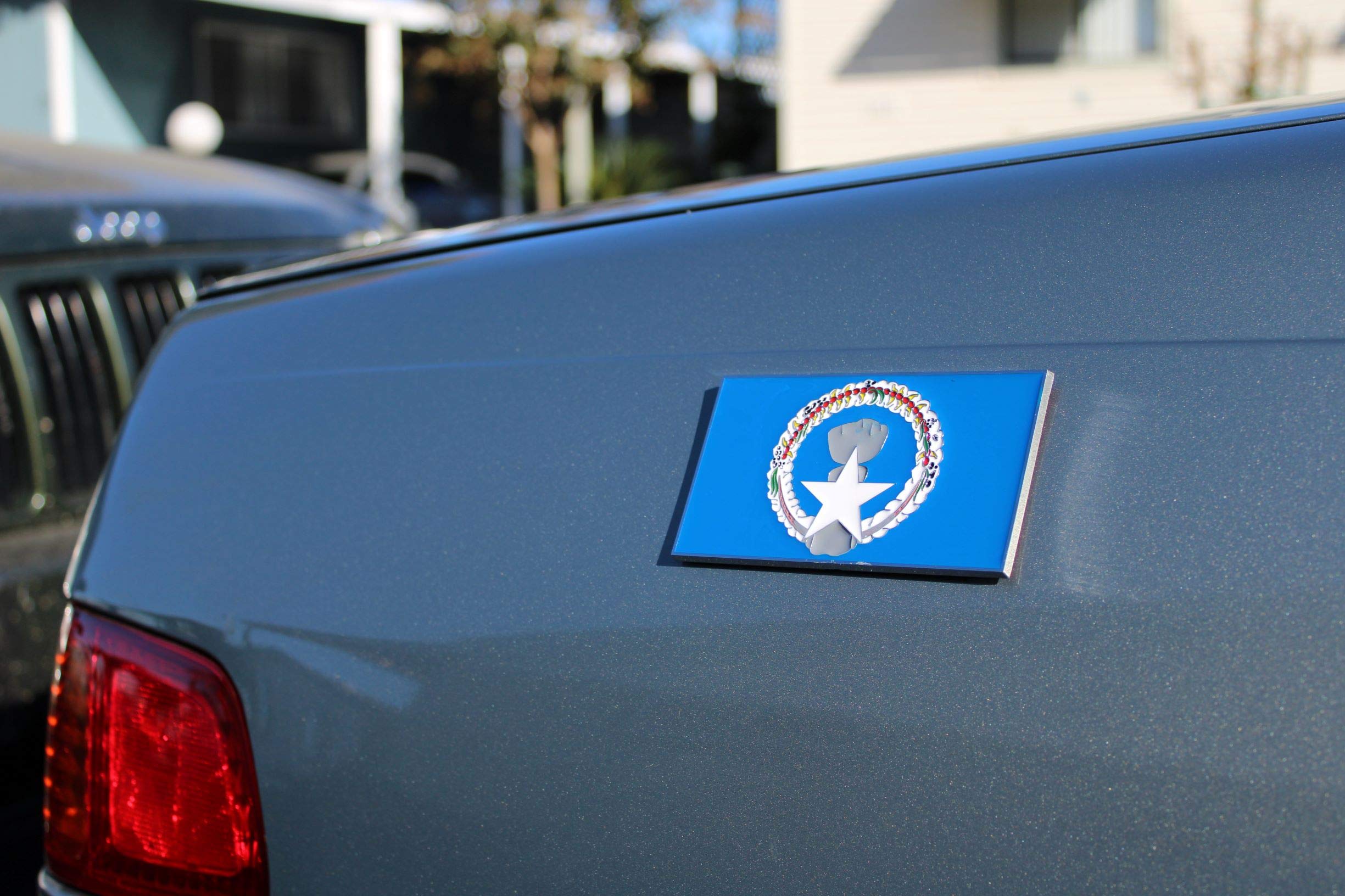 Northern Mariana Islands Flag Car Emblem - CMNI Chrome Adhesive Sticker | Guam & Commonwealth Car Decal | 3x5 Chamorro Flag for Vehicles - Perfect for Car Enthusiasts, Travel Lovers & Cultural Pride Display