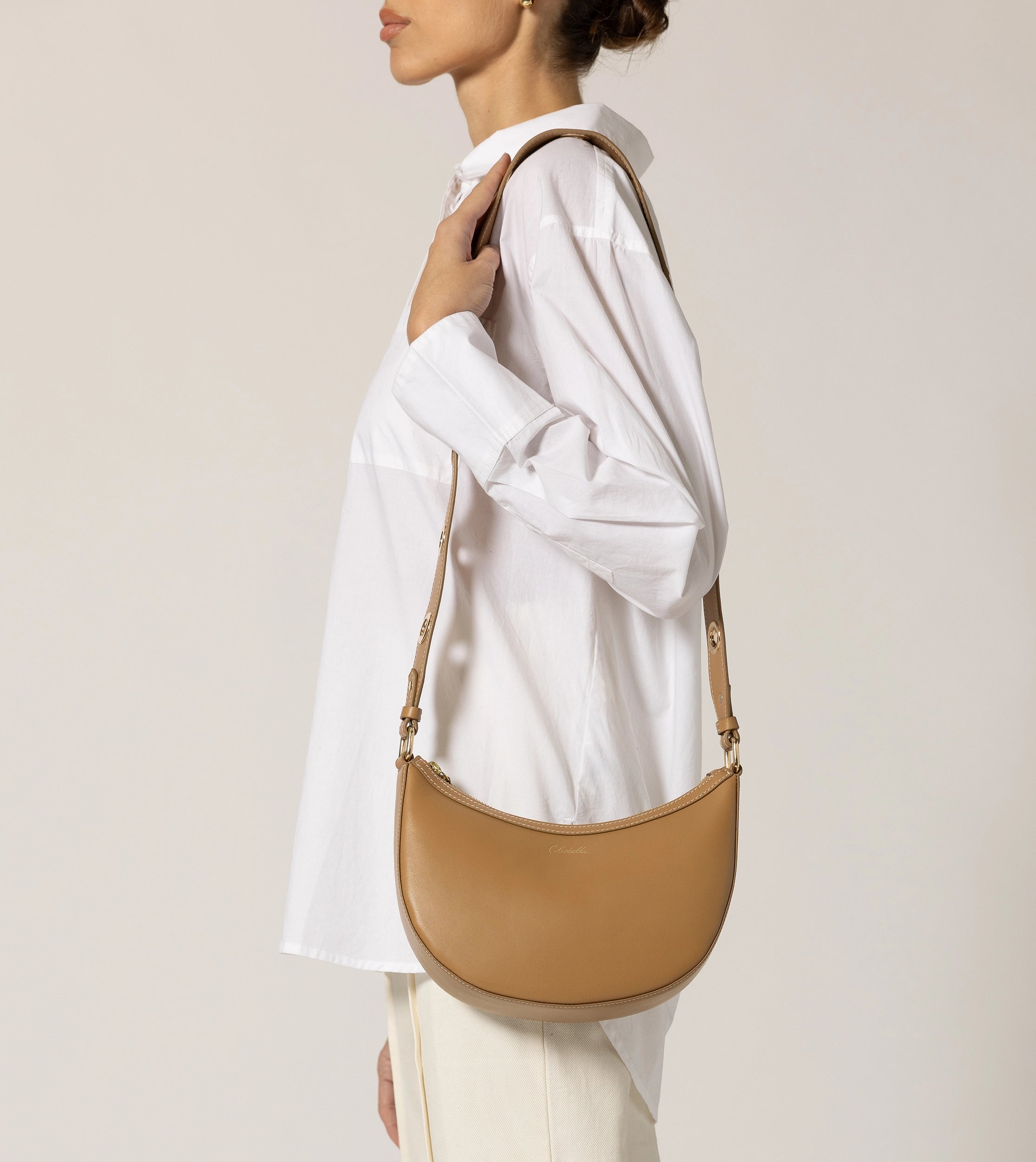 Lyon Crossbody Bag in Caramel Brown - Stylish Leather Purse for Women, Perfect for Everyday Use, Travel & Shopping