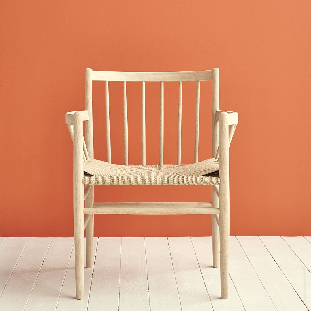 J82 Lounge Chair - Modern Comfortable Recliner for Living Room, Bedroom & Office - Perfect for Relaxing, Reading & Napping