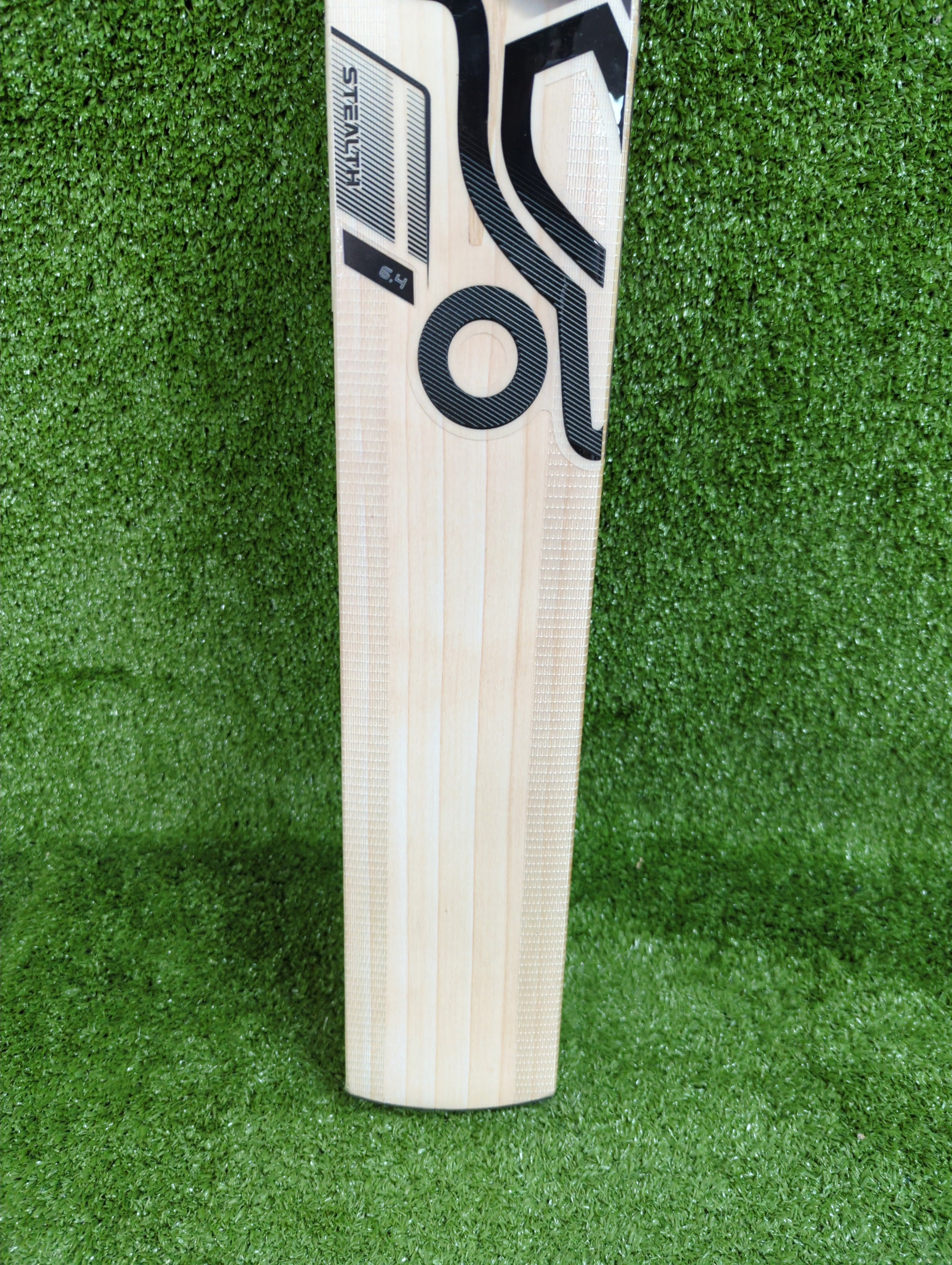Kookaburra Stealth 6.4 English Willow Cricket Bat - Premium Professional Grade Bat for Cricket Players - Perfect for Matches, Training & Competitive Play