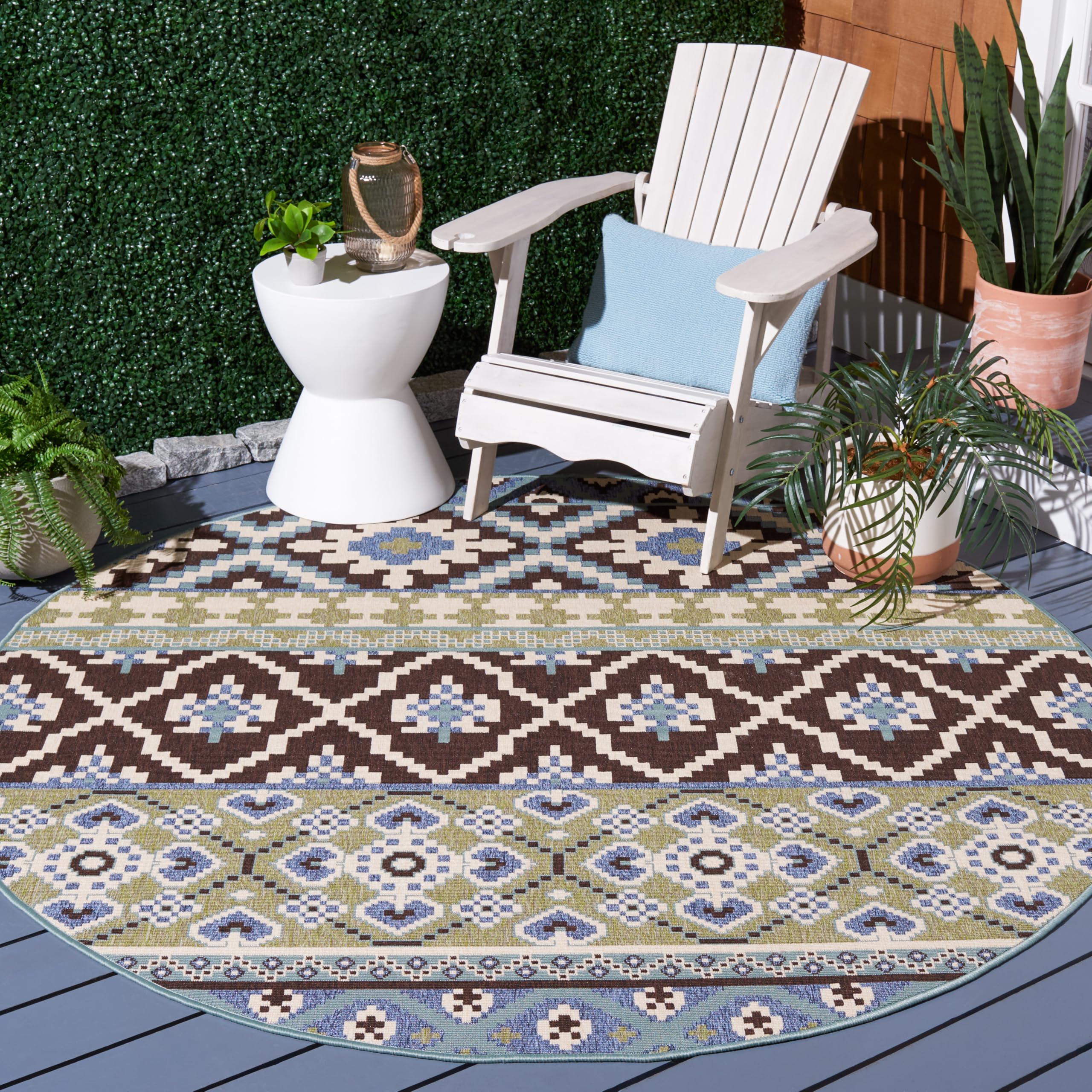 SAFAVIEH Veranda Collection 8-Foot Round Chocolate Blue Area Rug - Boho Chic Indoor Outdoor Rug for Patio, Backyard, Porch, Deck & Mudroom - Non-Shedding, Easy to Clean - Perfect for Bohemian Home Decor & Outdoor Living Spaces