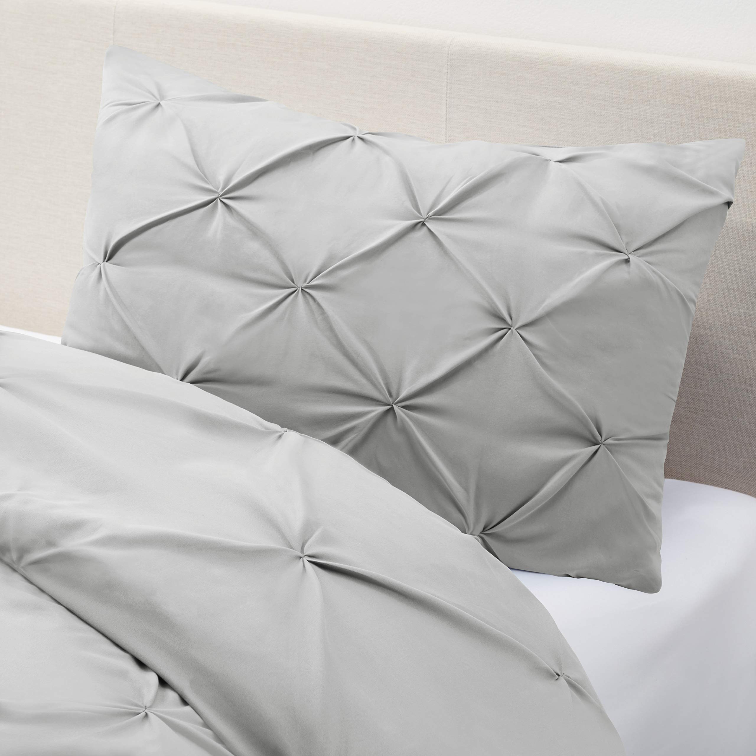 Nestl Twin Comforter Set - Pinch Pleat & Pintuck Design, Silver Gray Down Comforter with 1 Pillow Sham, 2-Piece Bedding Set for Twin/Twin XL Beds | Perfect for Guest Rooms, Dorms & Cozy Bedroom Decor