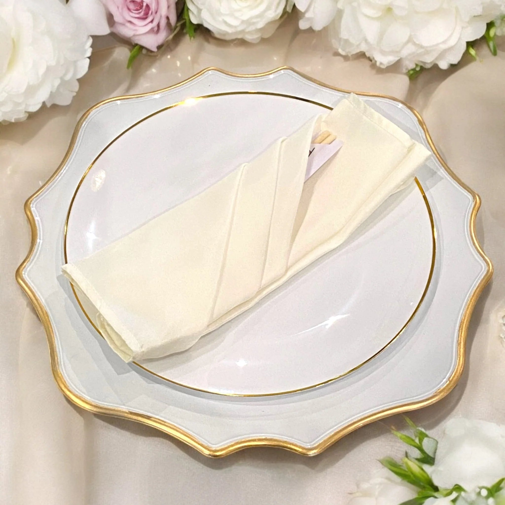 Lotus Scalloped Acrylic 13-Inch Charger Plate with White Gold Trim - Elegant Dinnerware for Weddings, Parties & Formal Dining
