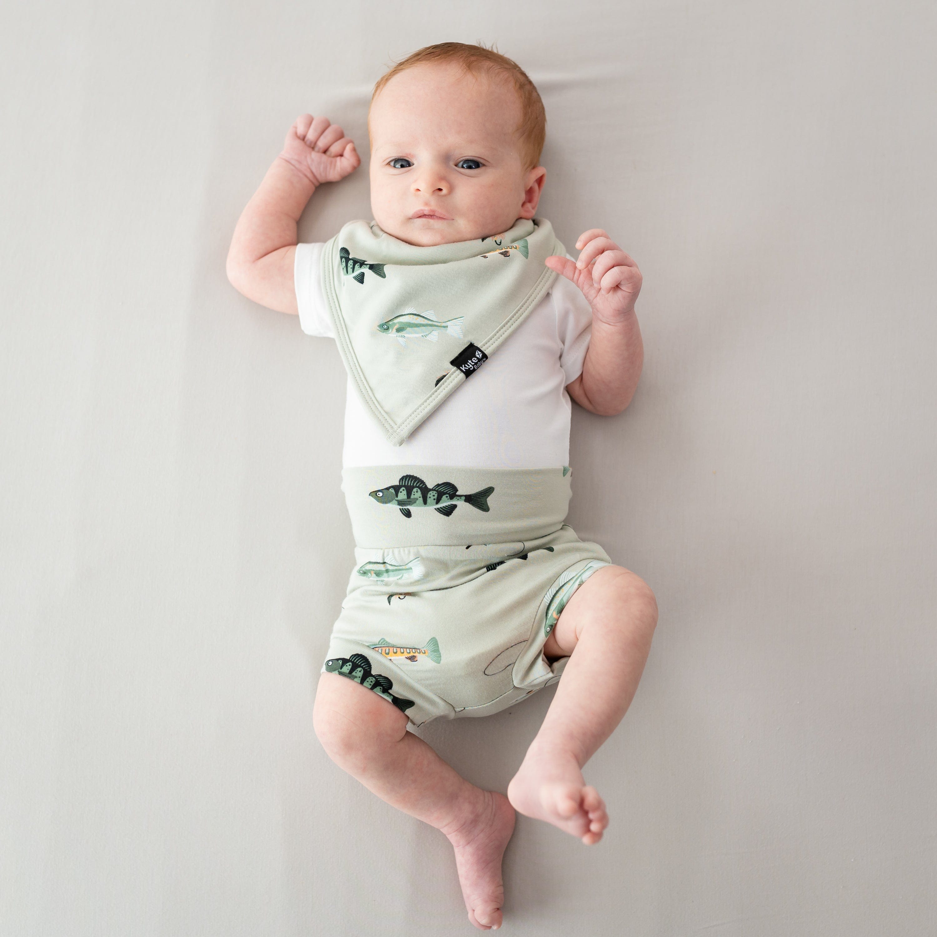 Fishing Bib - Waterproof and Durable Fishing Apron for Anglers - Perfect for Fly Fishing, Boat Fishing, and Outdoor Adventures