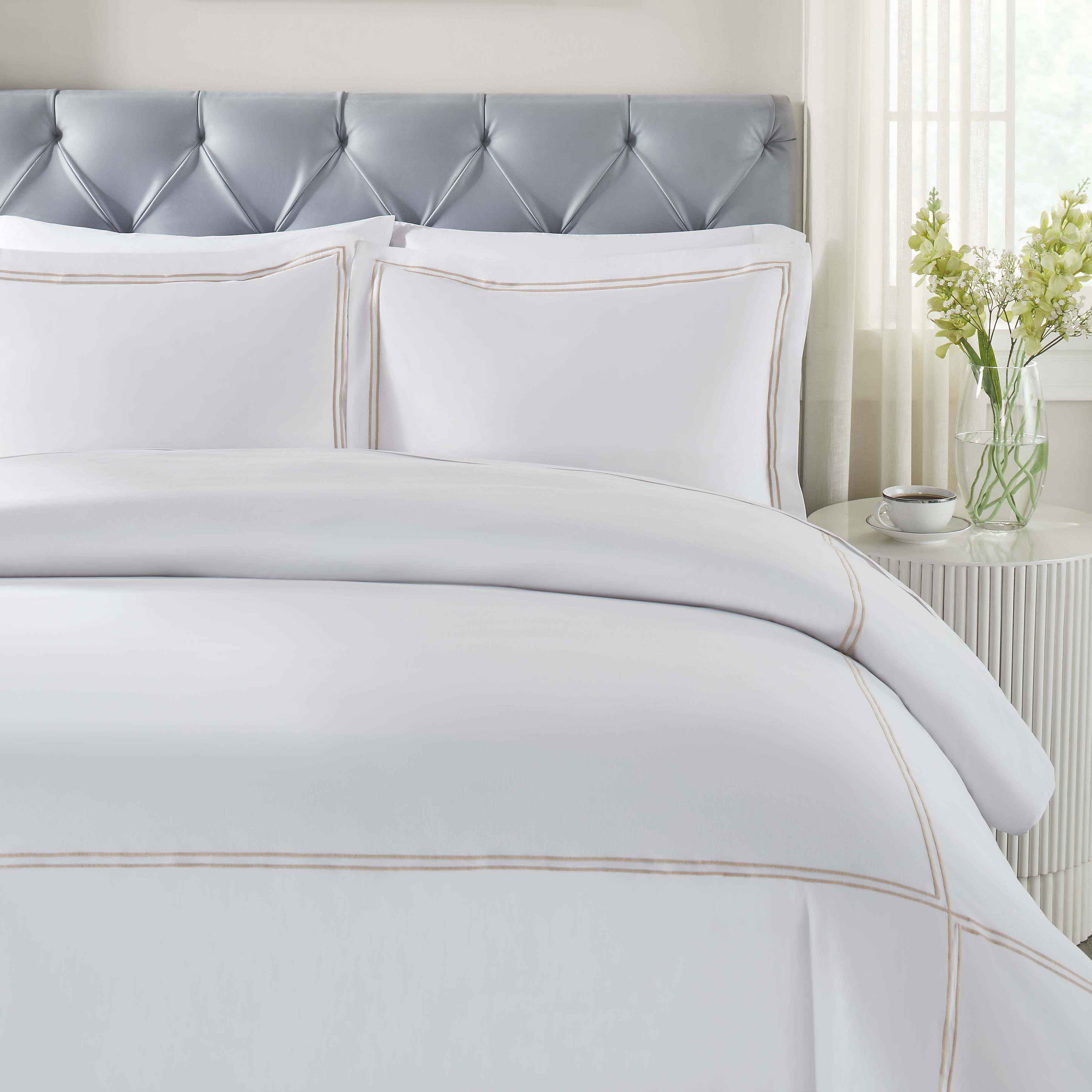 Spring Blooms Cotton 2-Line Embroidered 3-Piece Duvet Cover Set - Soft & Breathable Bedding for Master Bedroom, Guest Room & Dorm