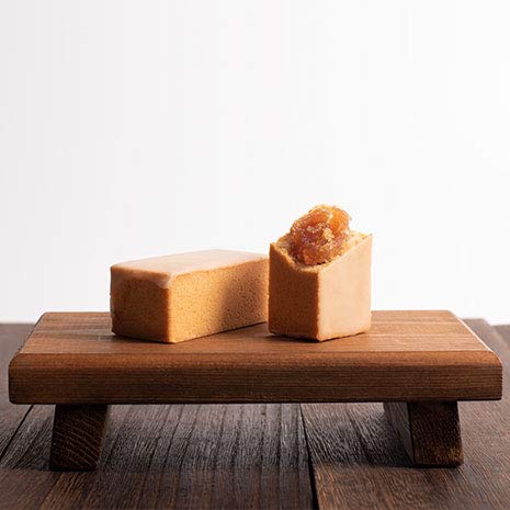 SunnyHills Premium Pineapple Cake & Apple Cake Gift Box - Taiwanese Pastry Delights | Perfect for Holidays, Corporate Gifts & Tea Time Snacks