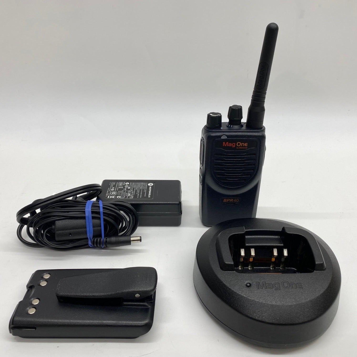 Motorola Mag One BPR40 AAH84RCJ8AA1AN 16-Channel UHF Two-Way Radio - Long Range Communication for Construction, Security & Outdoor Activities